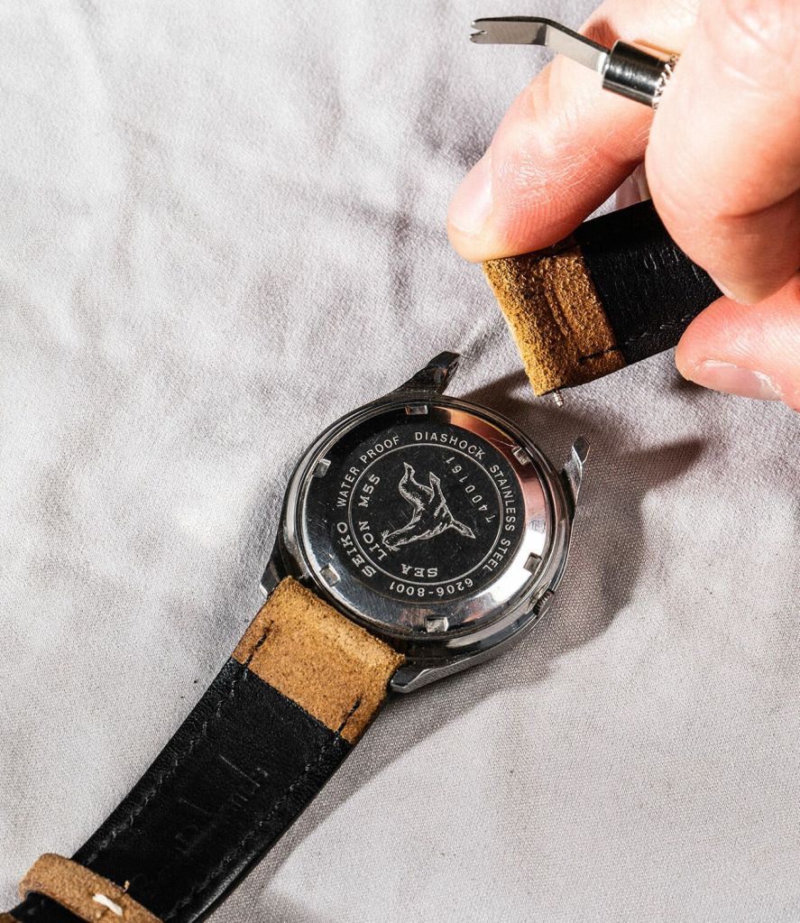 How-to-Change-a-Watch-Strap-gear-patrol-Leather-8