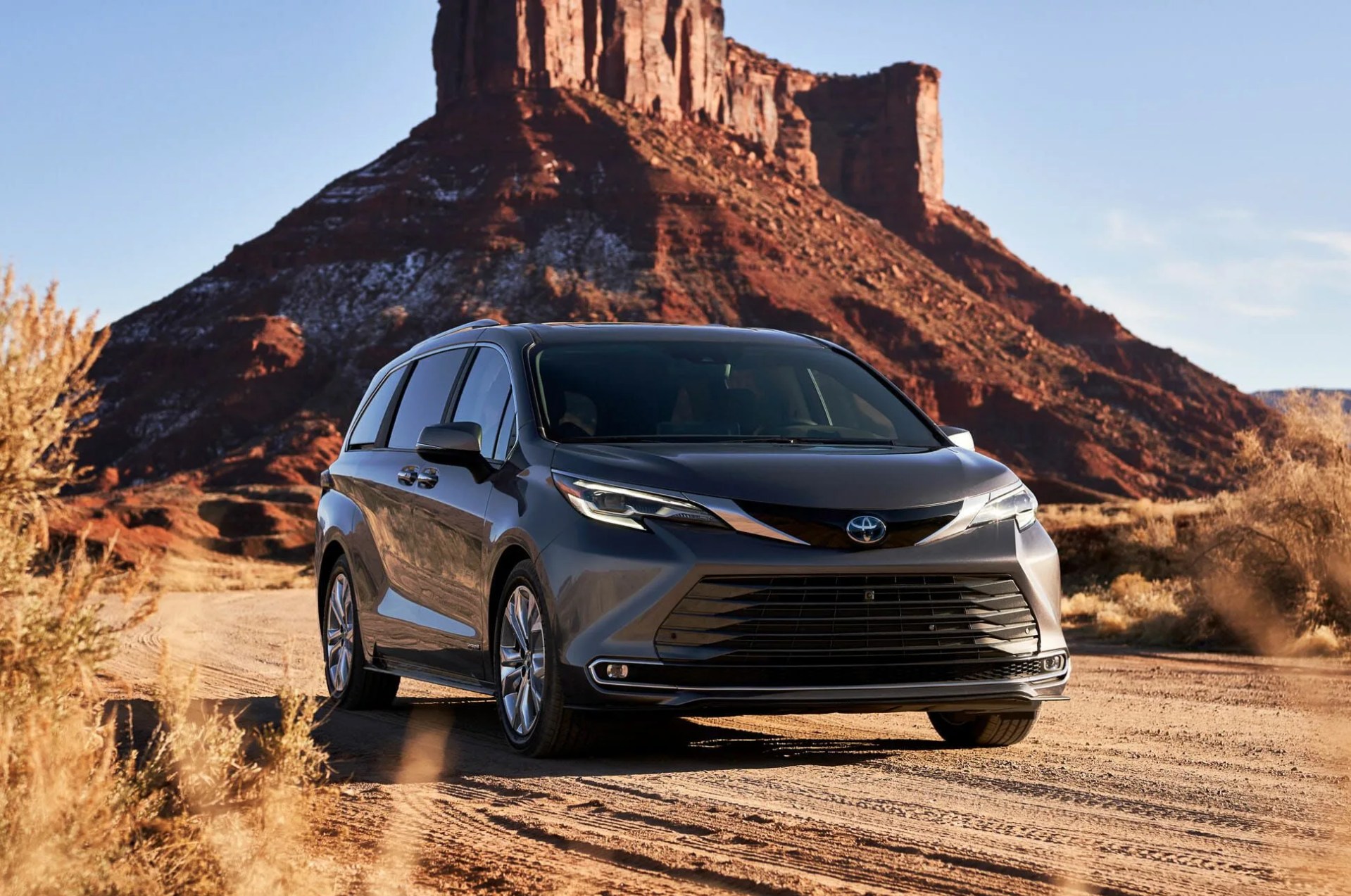 toyota sienna in the desert