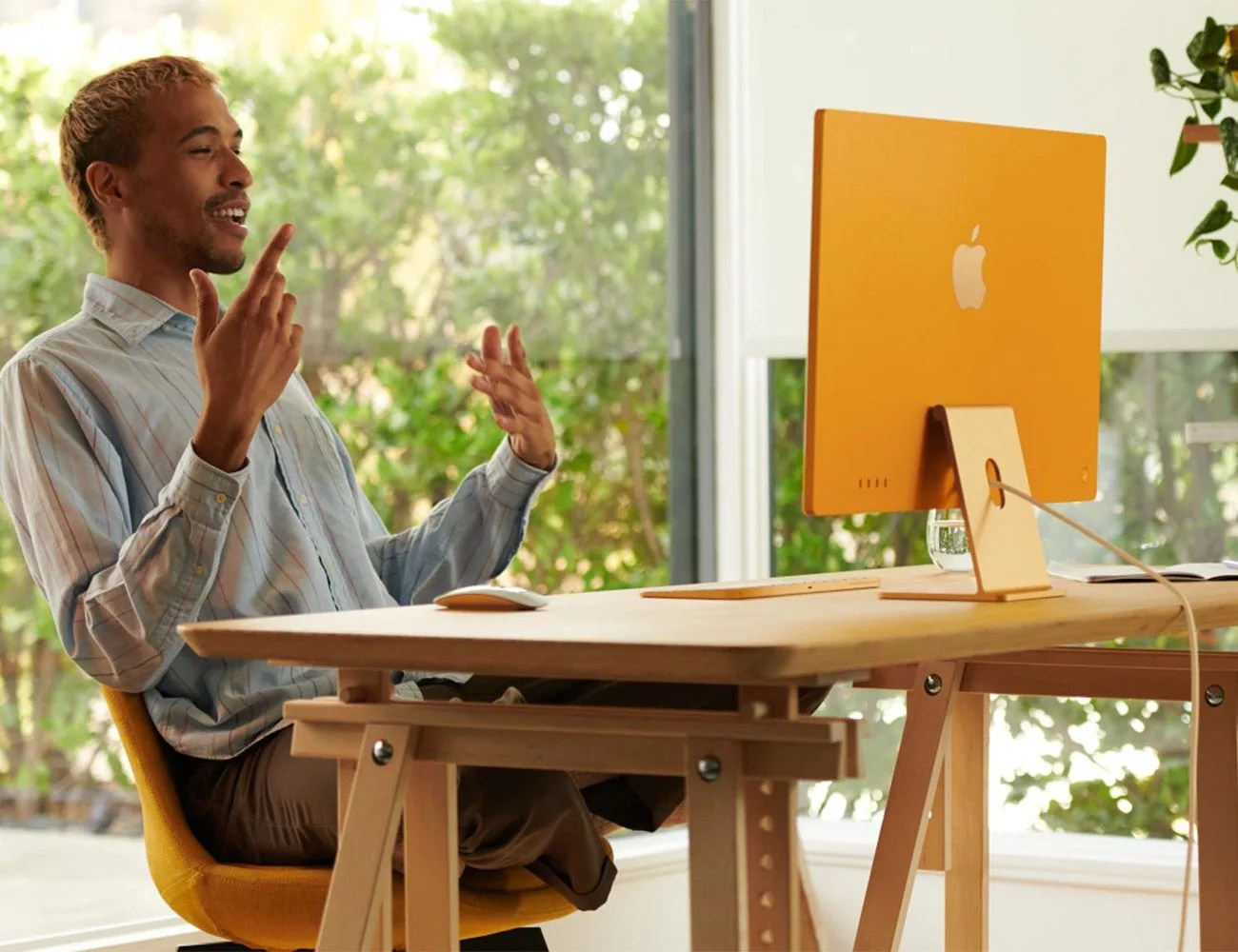 man using imac