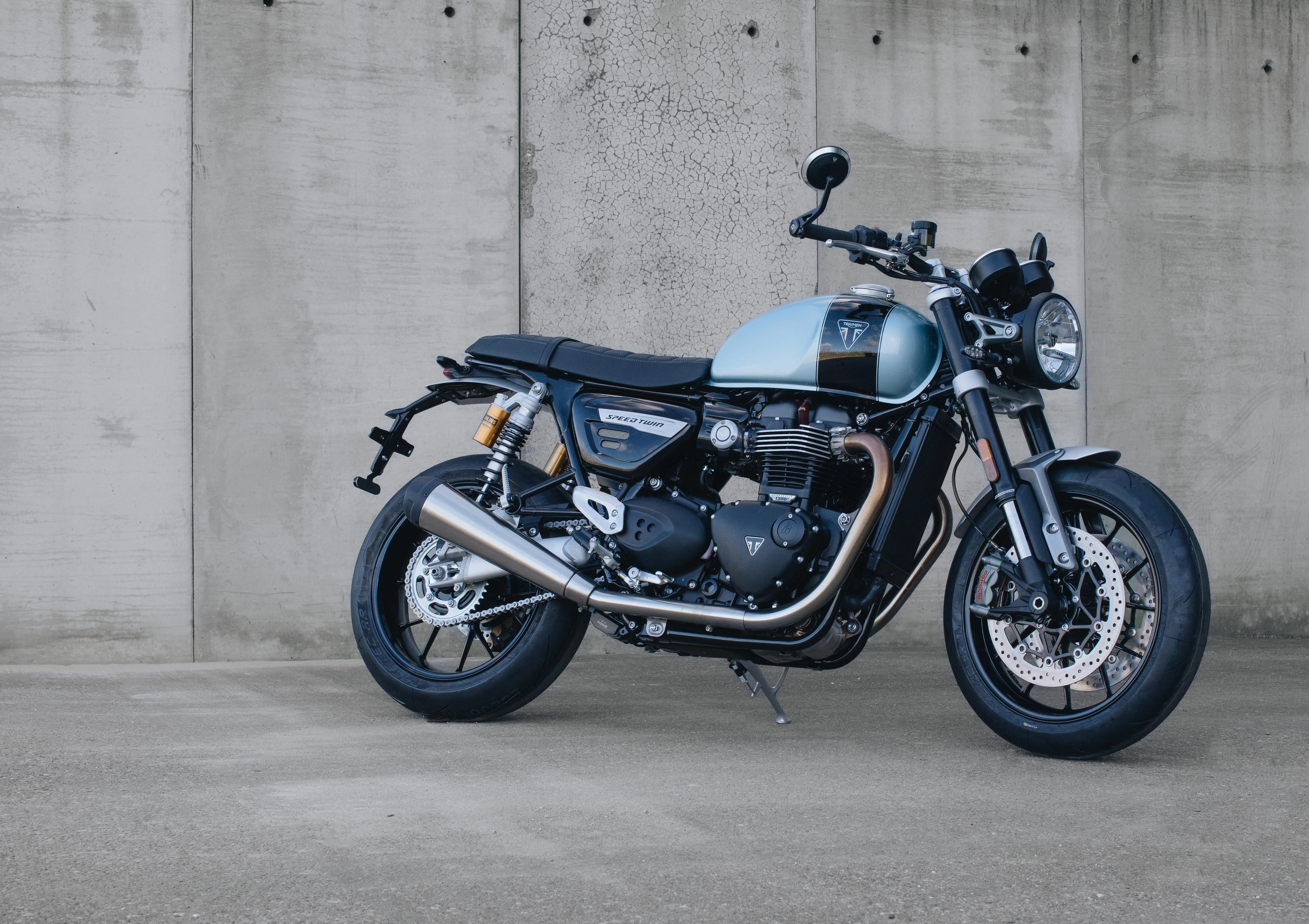 triumph breitling speed twin