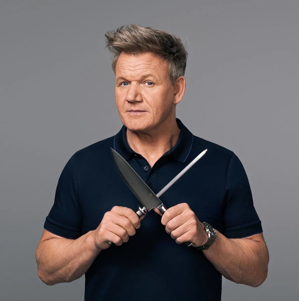 gordon ramsay honing a hexclad kitchen knife