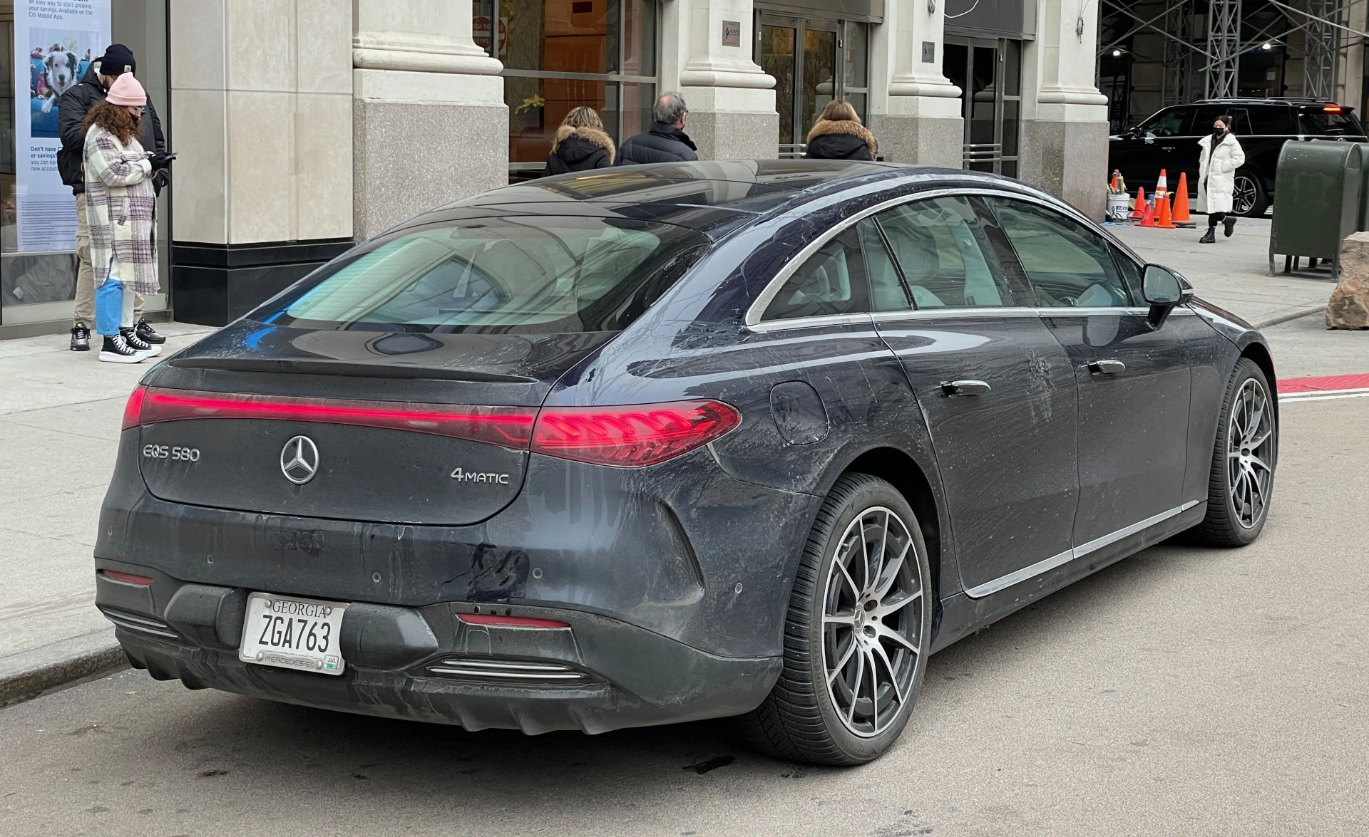 mercedes benz eqs 580 electric sedan dark blue