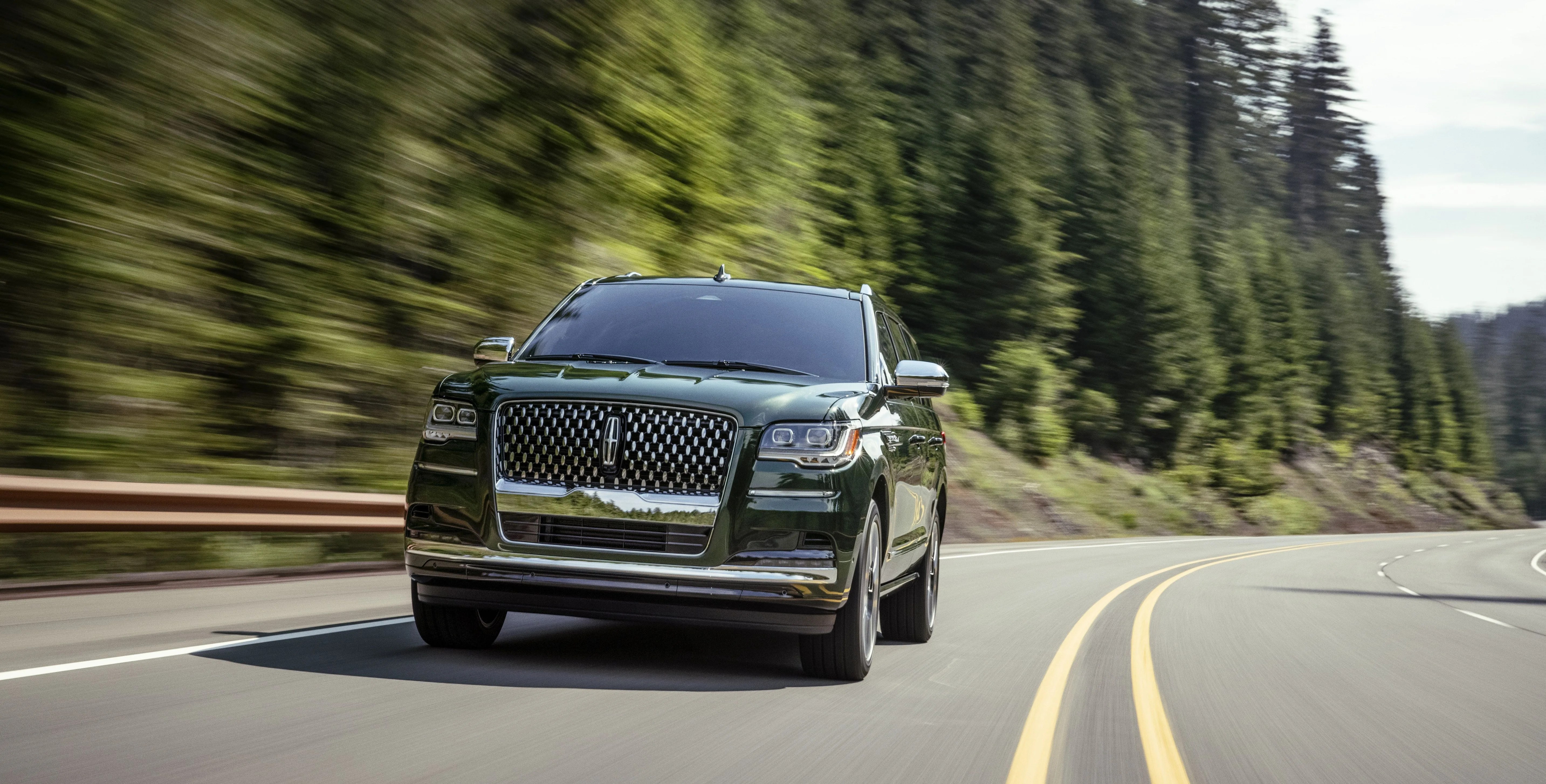 2022 lincoln navigator manhattan green black label preproduction model shown with available features available early 2022 available at participating lincoln black label dealers only