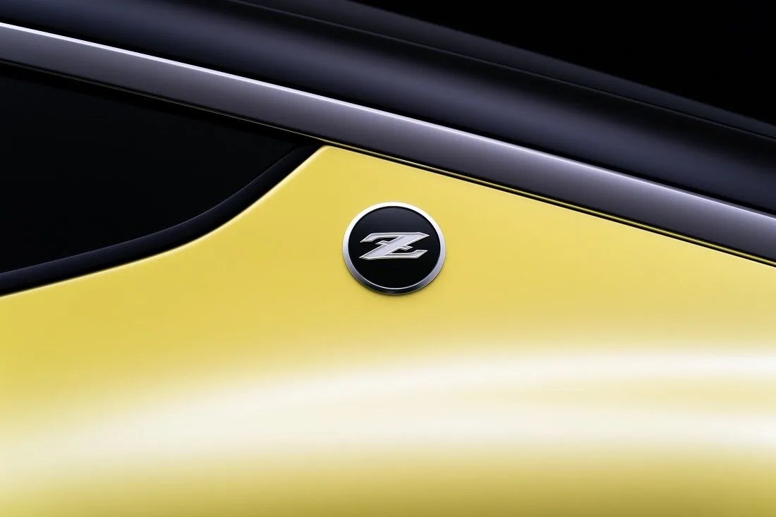 nissan z car fairlady logo