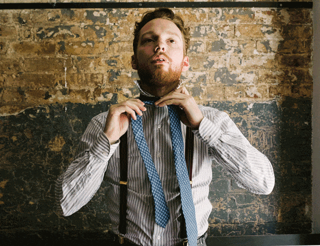 jim parker tying his tie