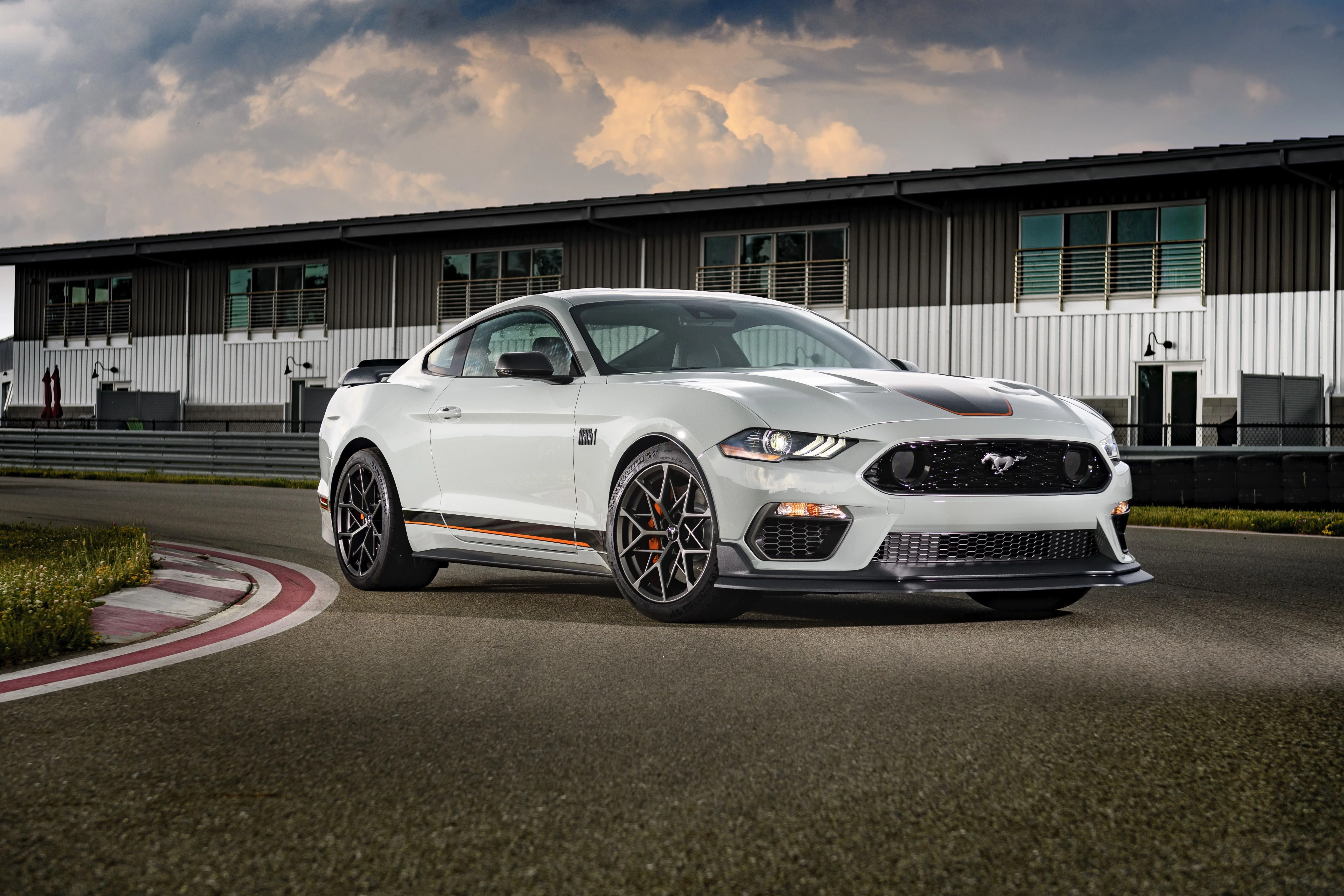 ford mustang mach 1