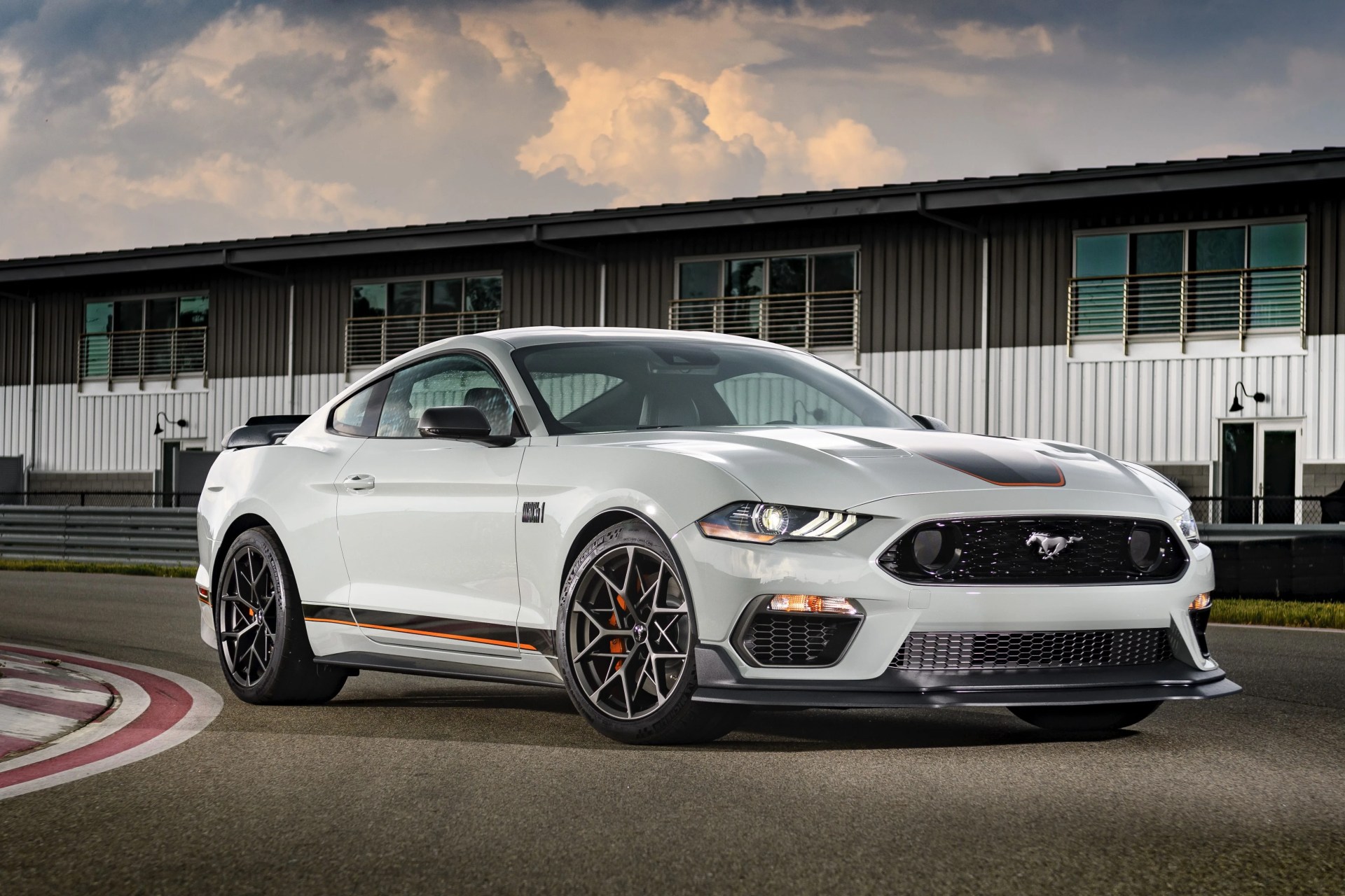 ford mustang mach 1