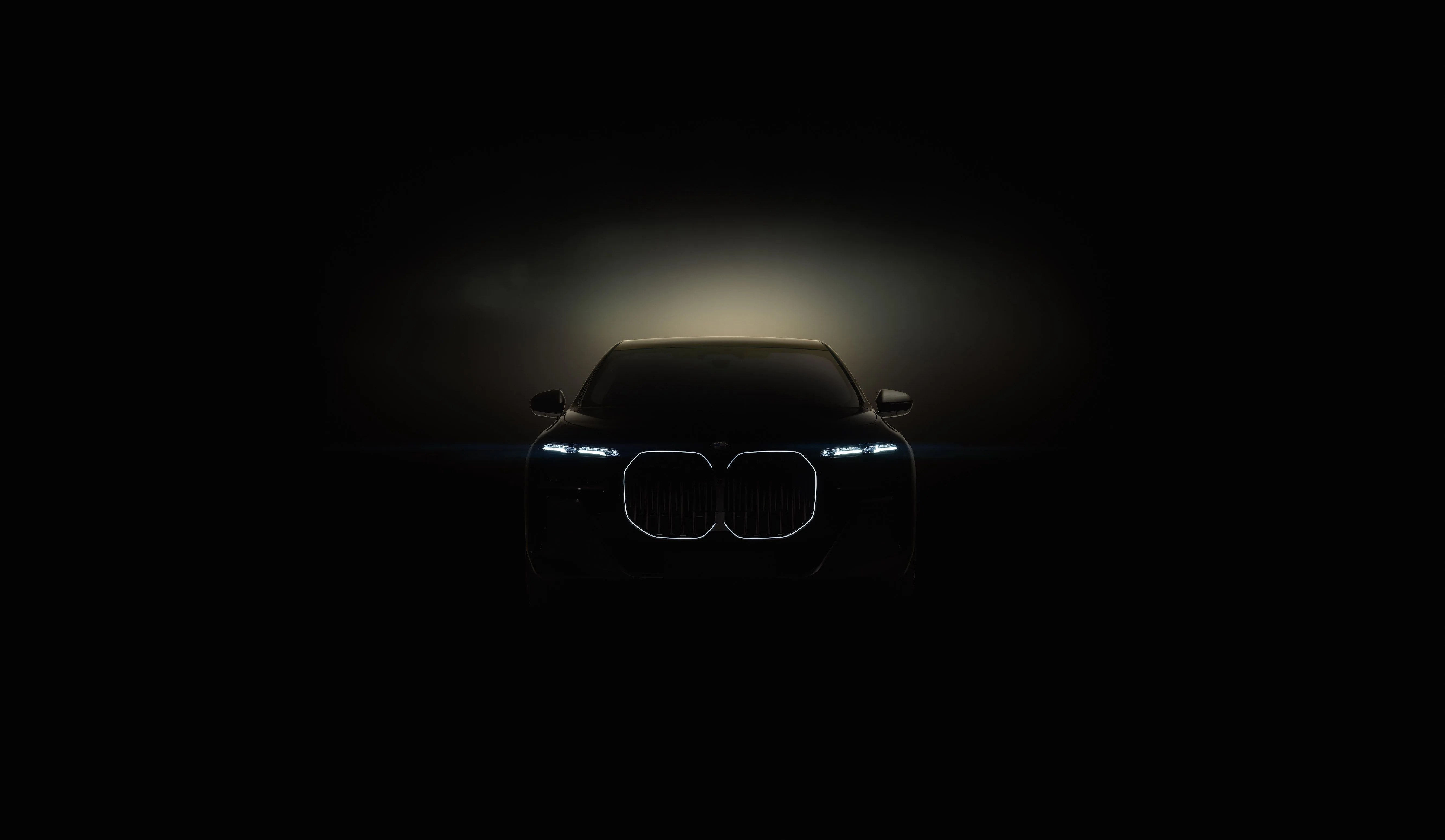 bmw i7 teaser image