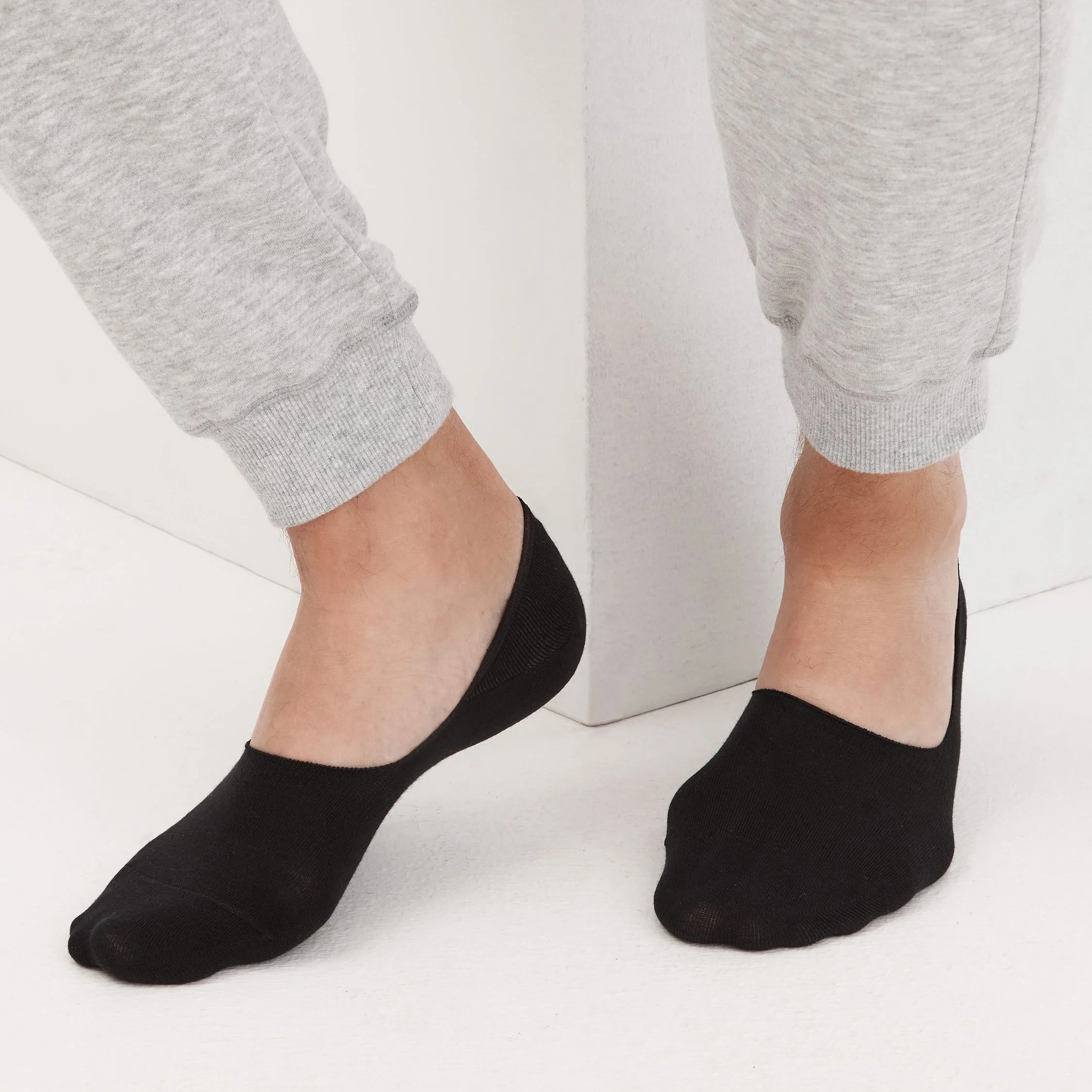italic no show socks