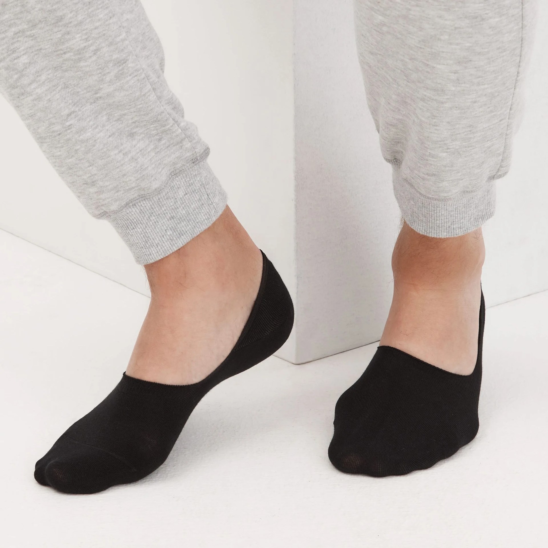 italic no show socks