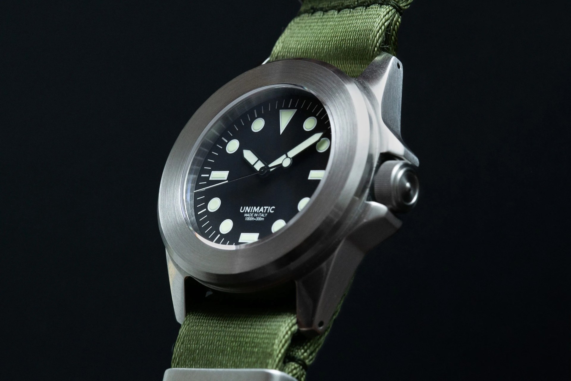 unimatic u4 watch side view