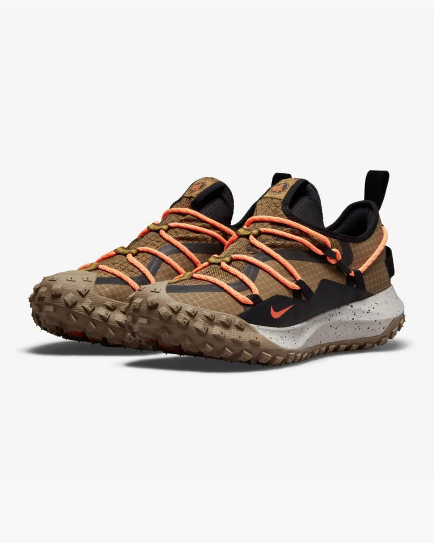 acg mountain fly low gore tex shoe in hazel rush