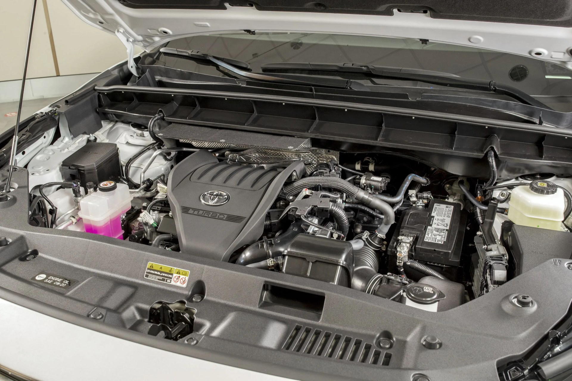 2023 toyota highlander engine bay showing new 24 liter engine