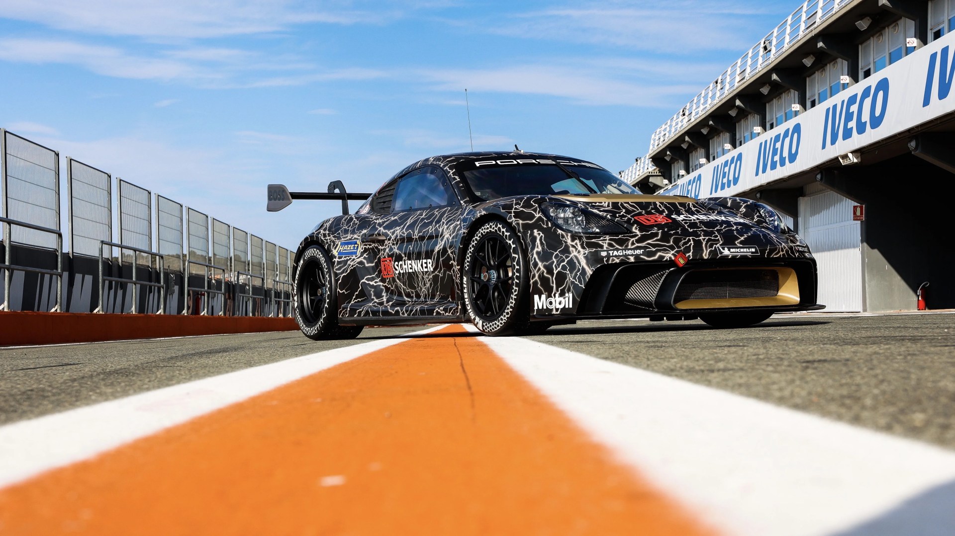 porsche 718 gt4 eperformance