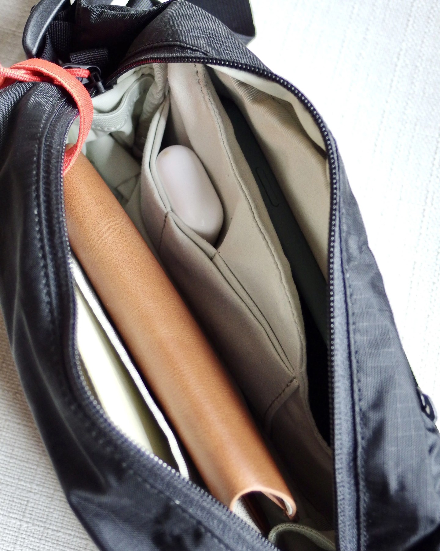 moment sling fanny bag