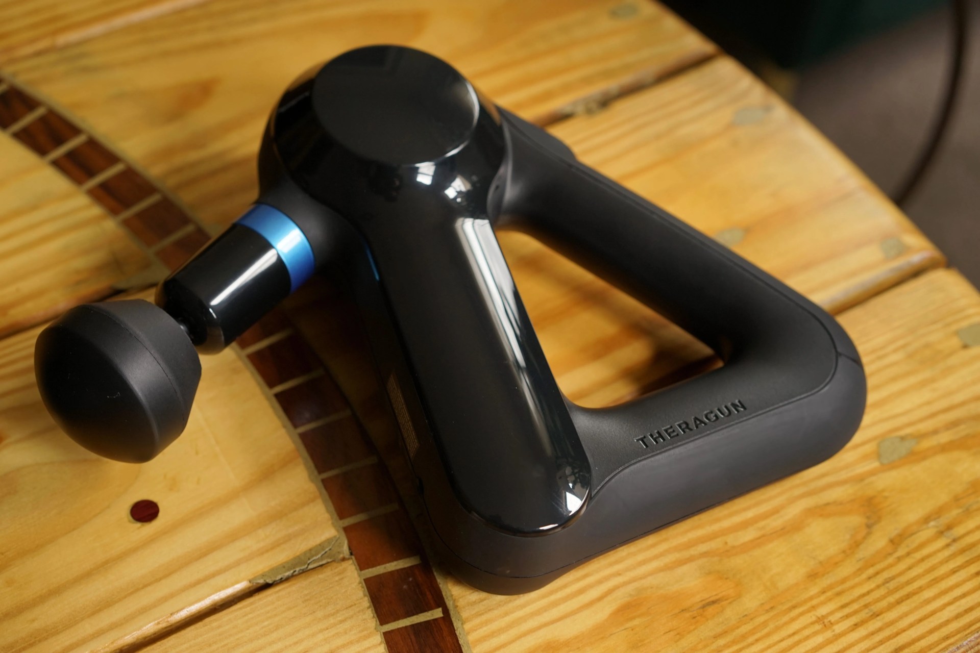 theragun elite massage gun