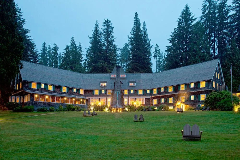 lake quinault lodge at night