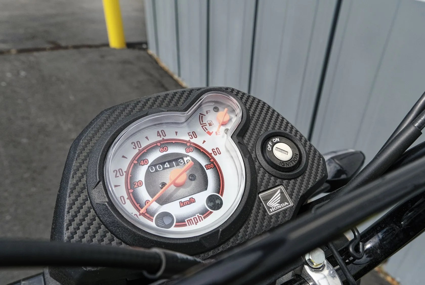 gauge cluster on the 2022 honda navi