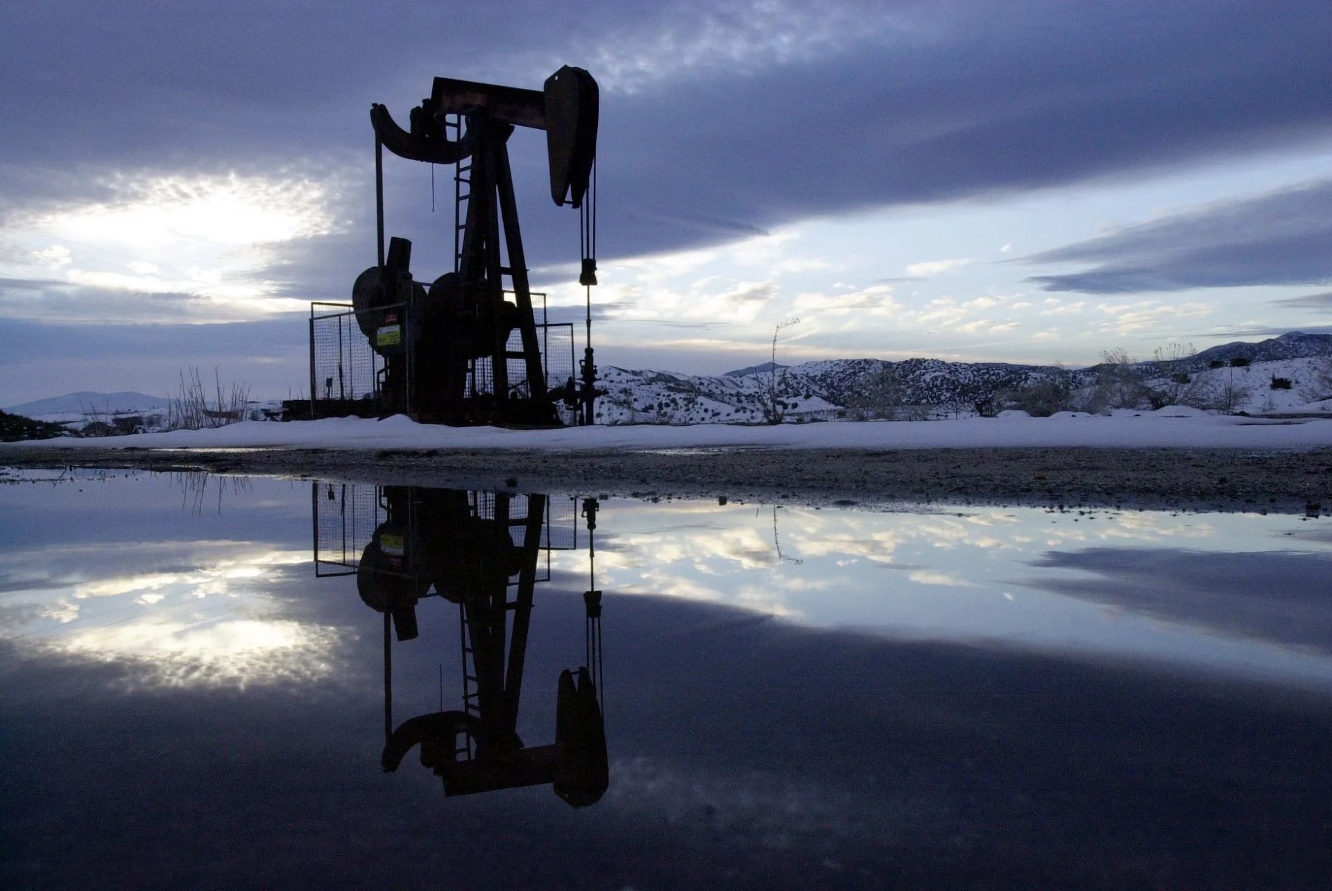 oil well in california