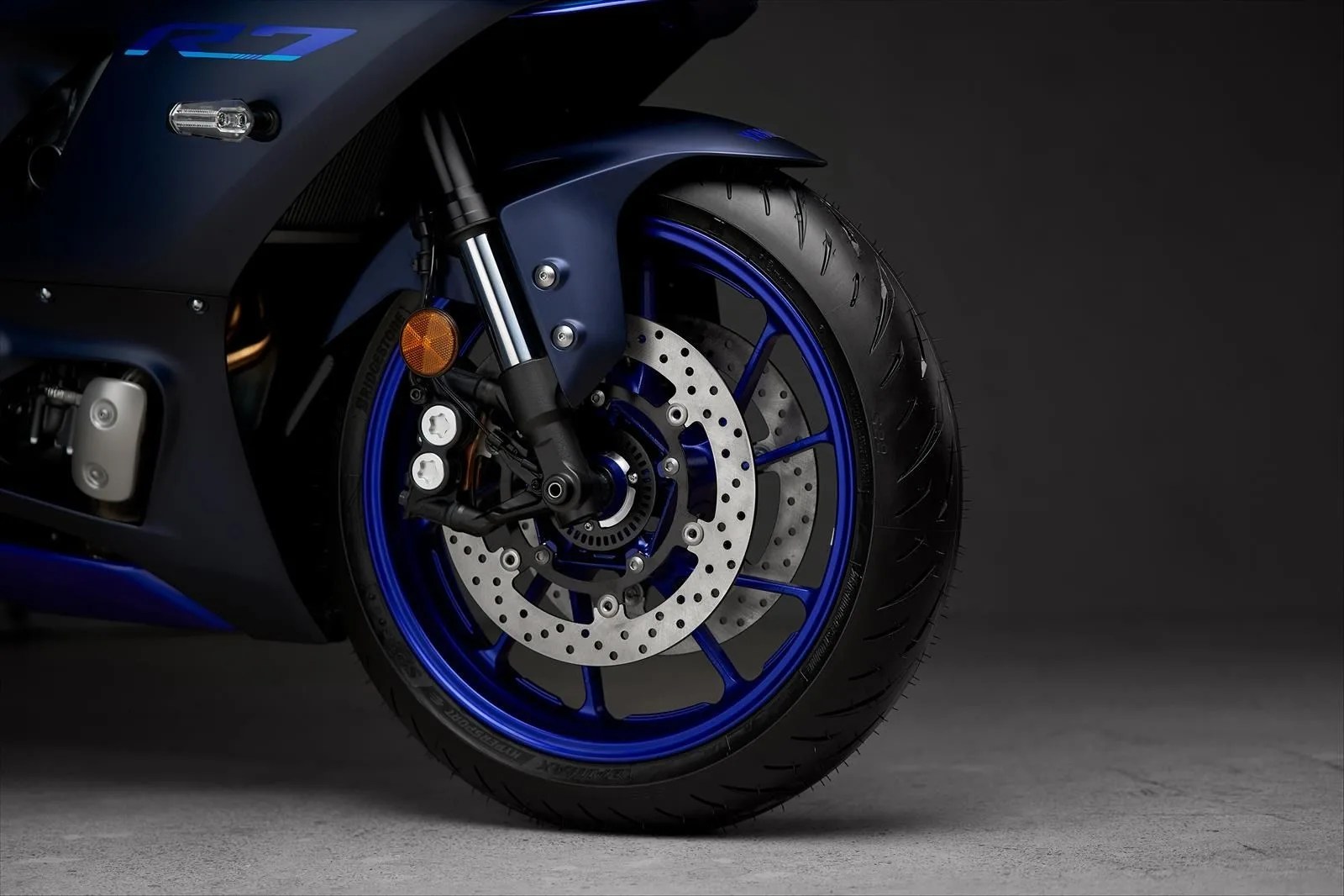 yamaha yzf r7 motorcycle tire and suspension