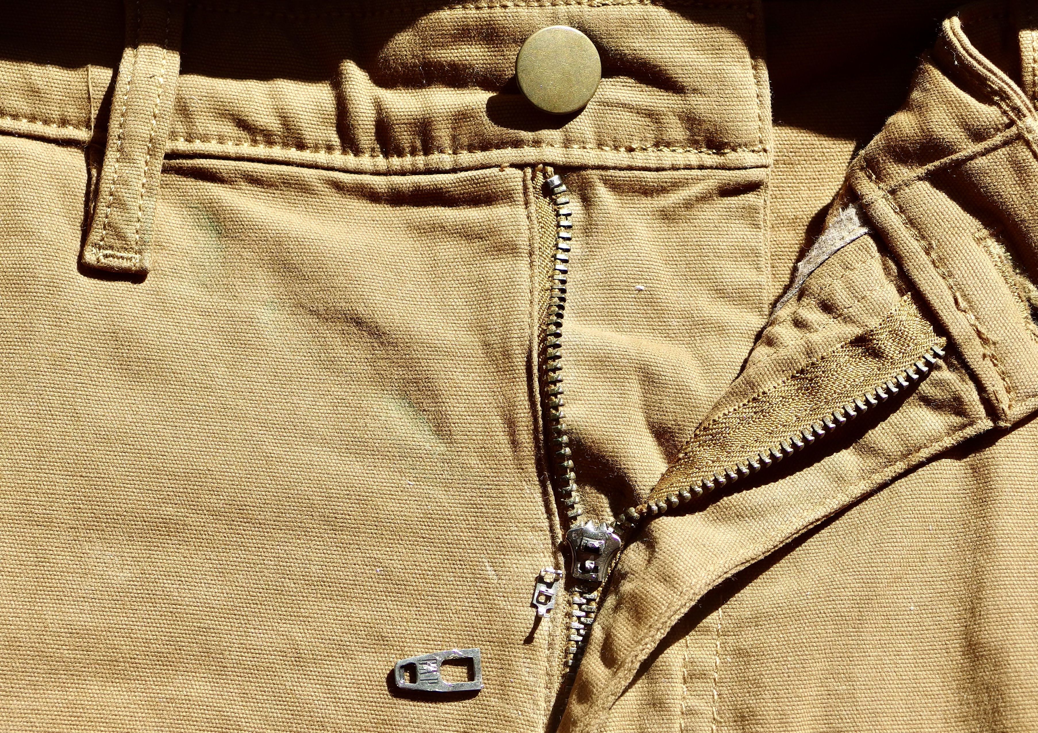 a broken zipper