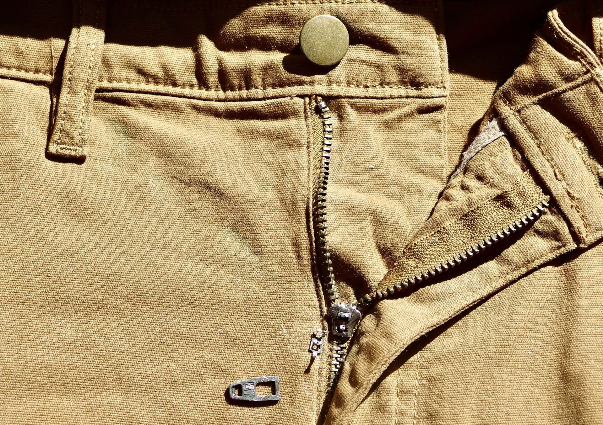 a broken zipper