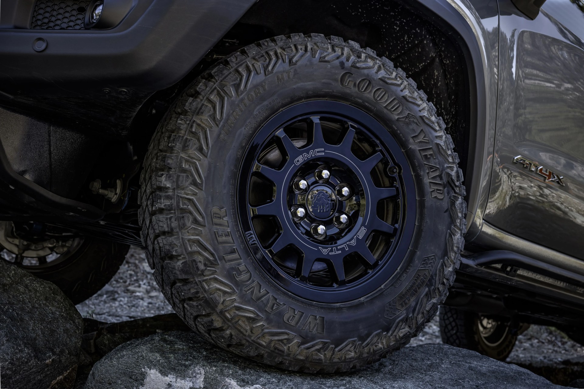 gmc sierra 1500 at4x aev edition with new off road modifications