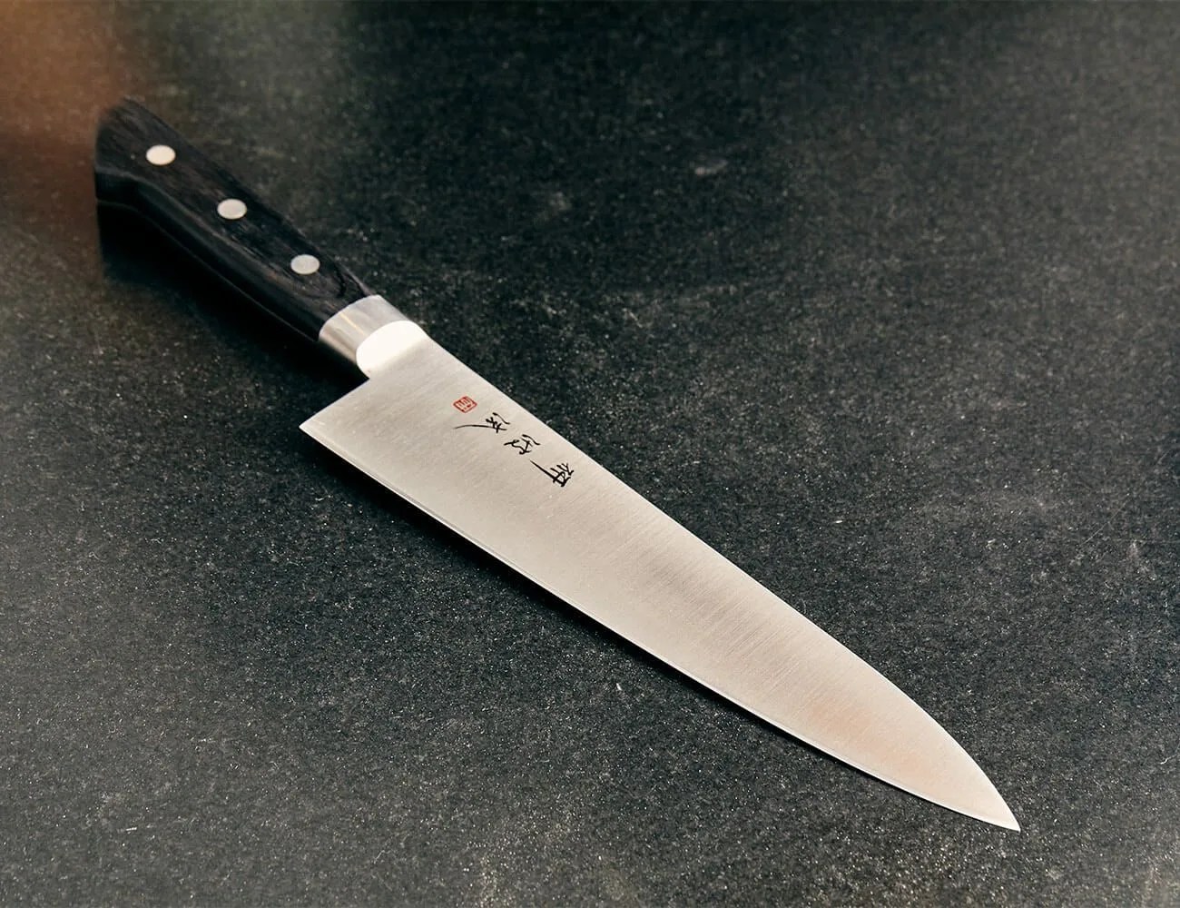 How-To-Sharpen-A-Chefs-Knife-Gear-PAtrol-inline-1