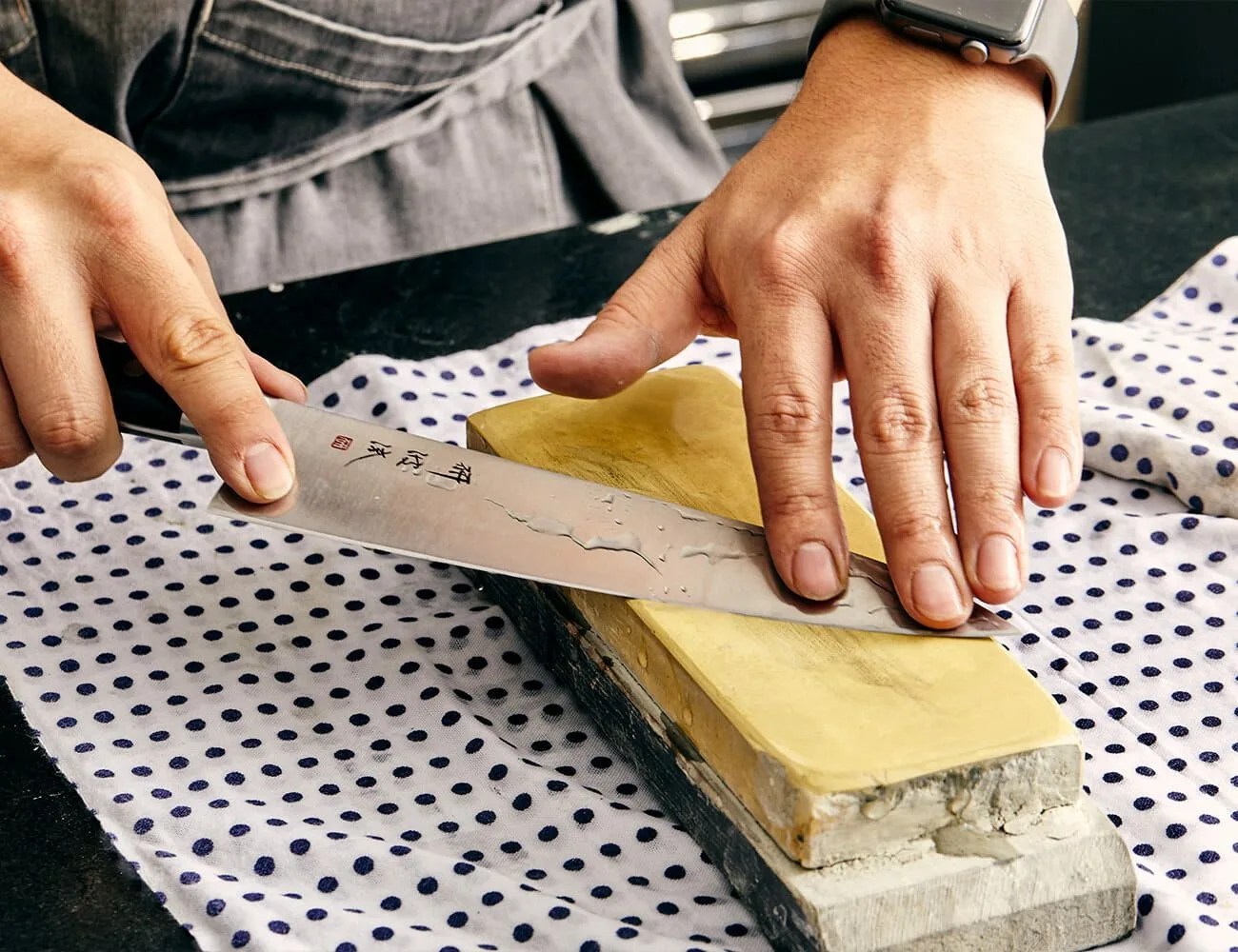 How-To-Sharpen-A-Chefs-Knife-Gear-PAtrol-inline-4