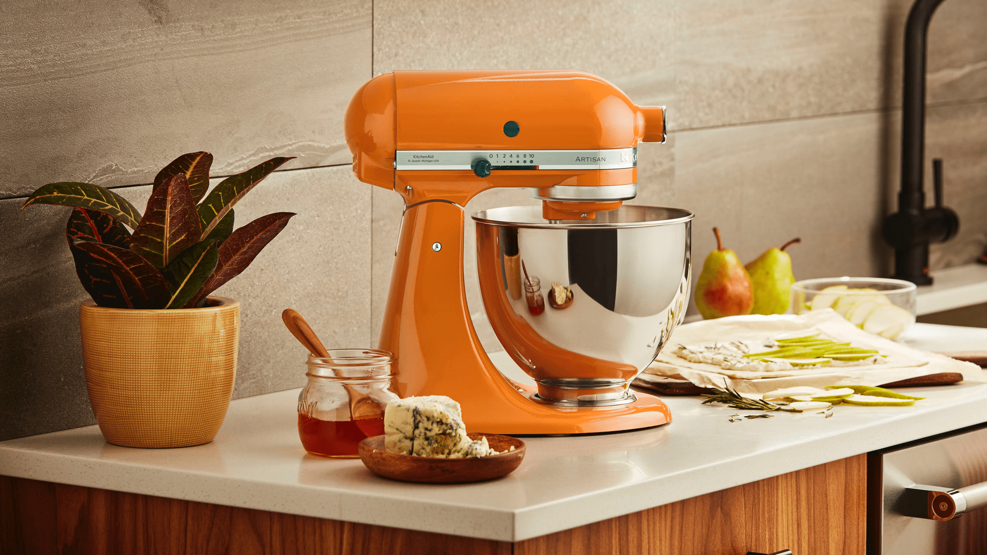 kitchenaid artisan stand mixer