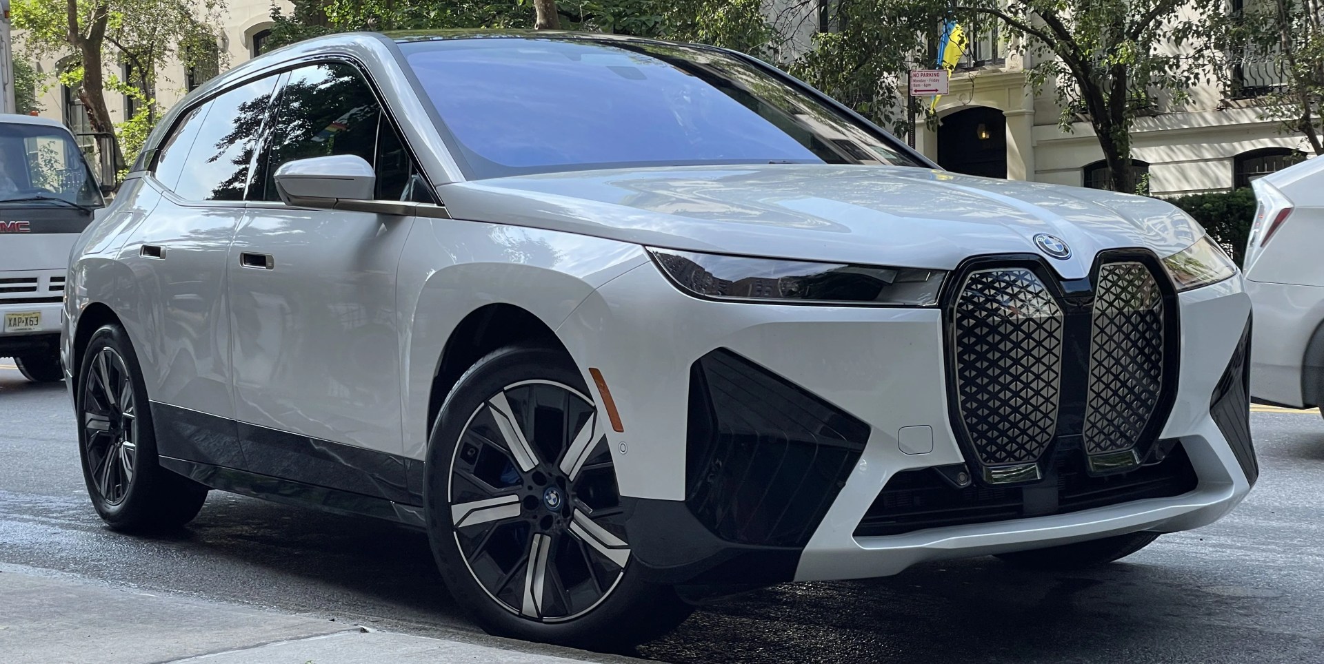 2022 bmw ix in white