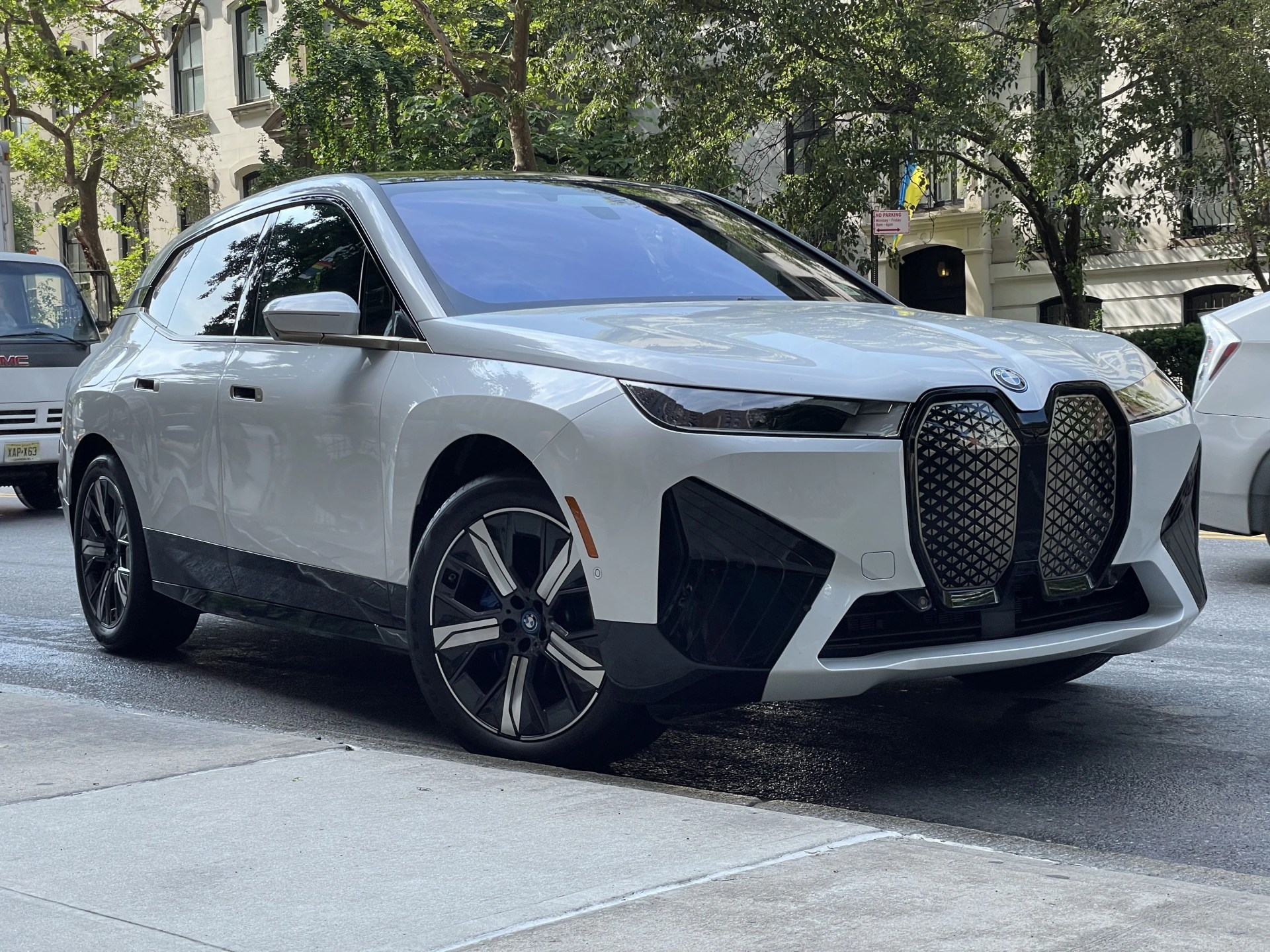 2022 bmw ix in white