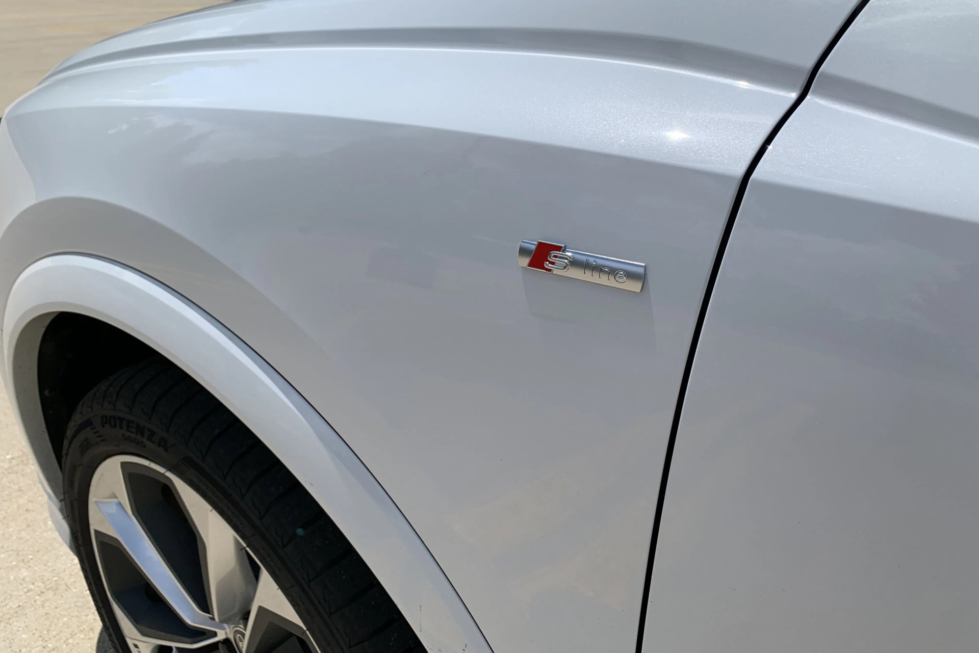 audi q3 s line badging on front left quarter panel