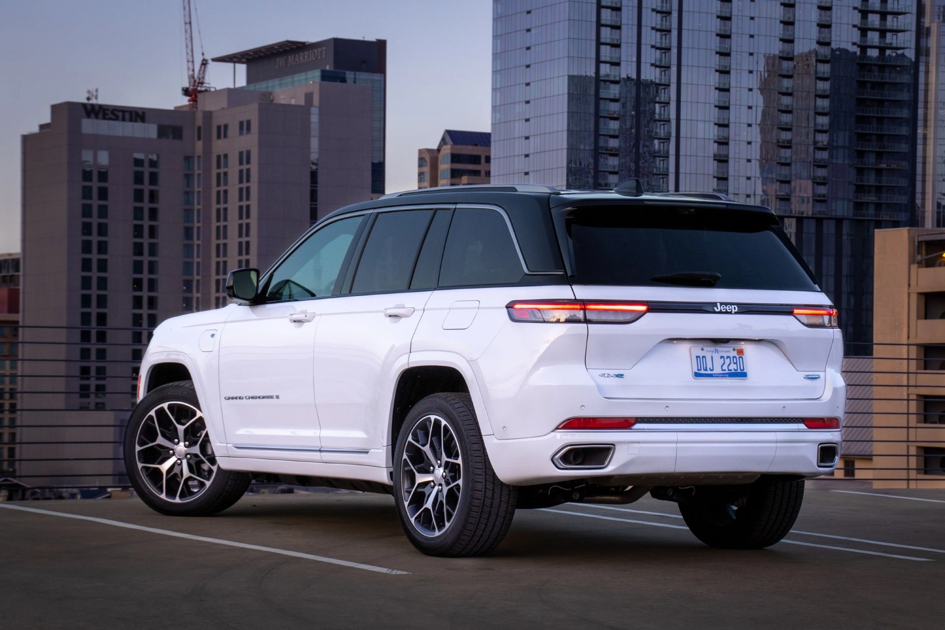 2022 jeep® grand cherokee summit reserve 4xe