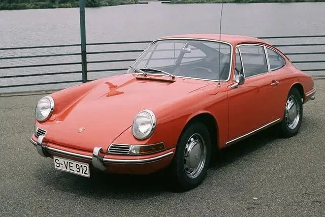 red porsche 912