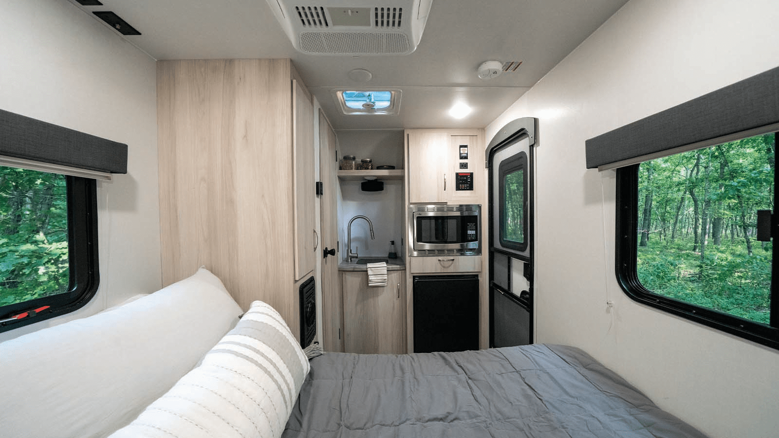 winnebago hike 100 small compact camping trailer off road