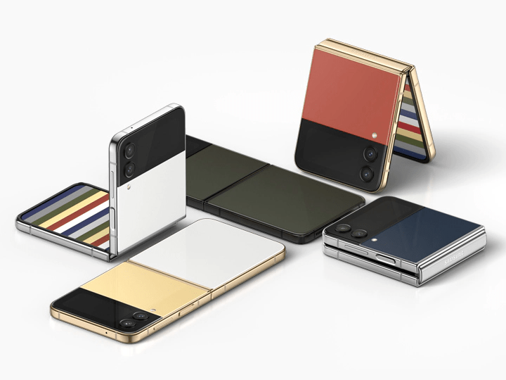 Samsung Galaxy Z Flip4 Bundle