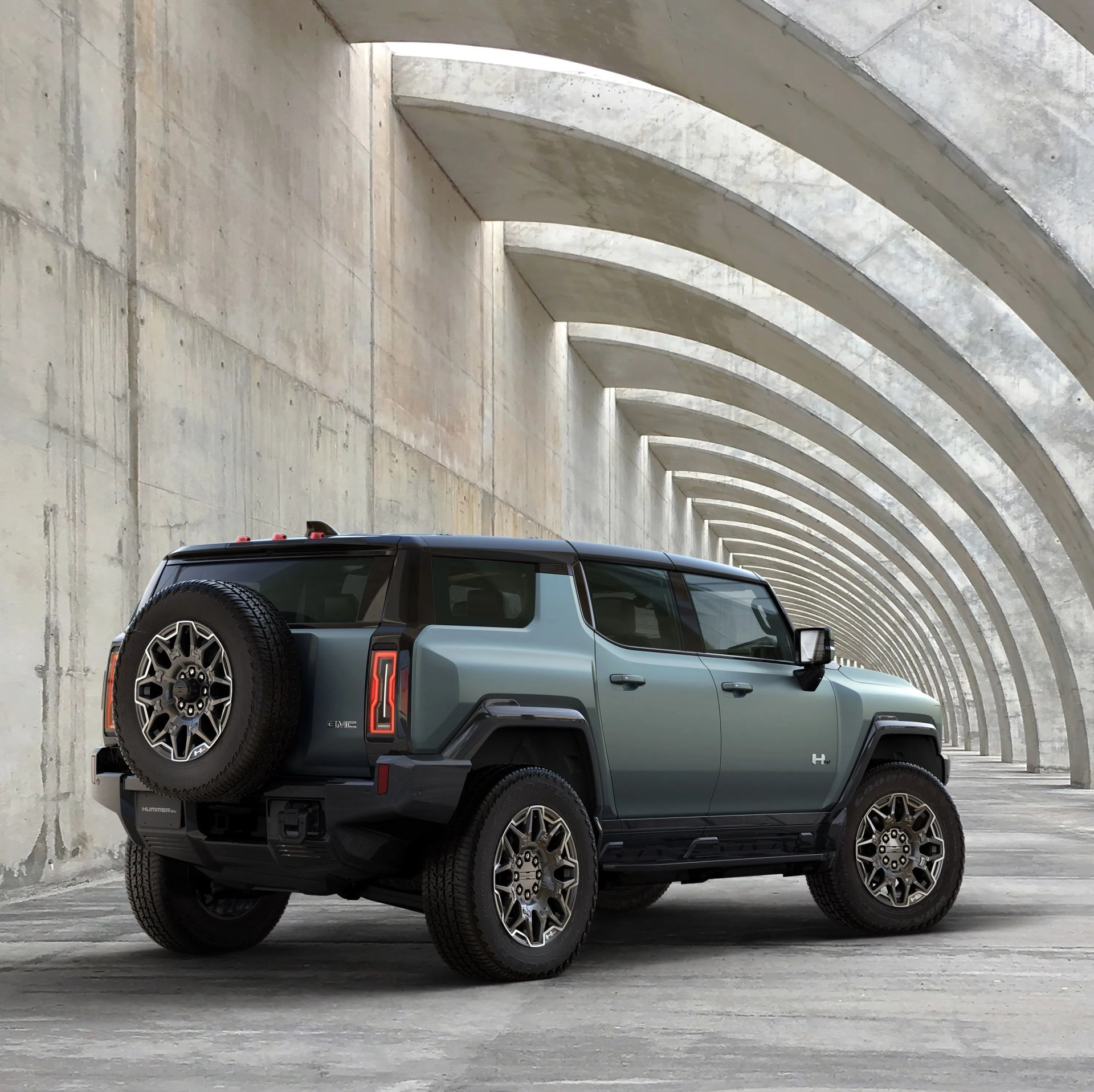 the gmc hummer ev suv completes the hummer ev family and features a 1267 inch wheelbase for tight proportions and a maneuverable body, providing remarkable on  and off road capability