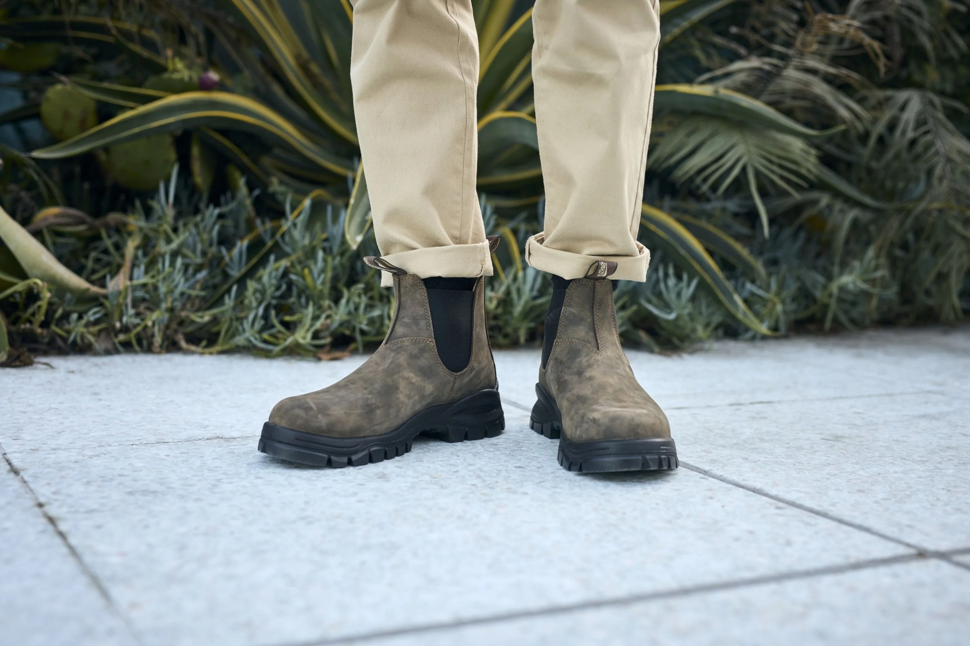 blundstone lug boot