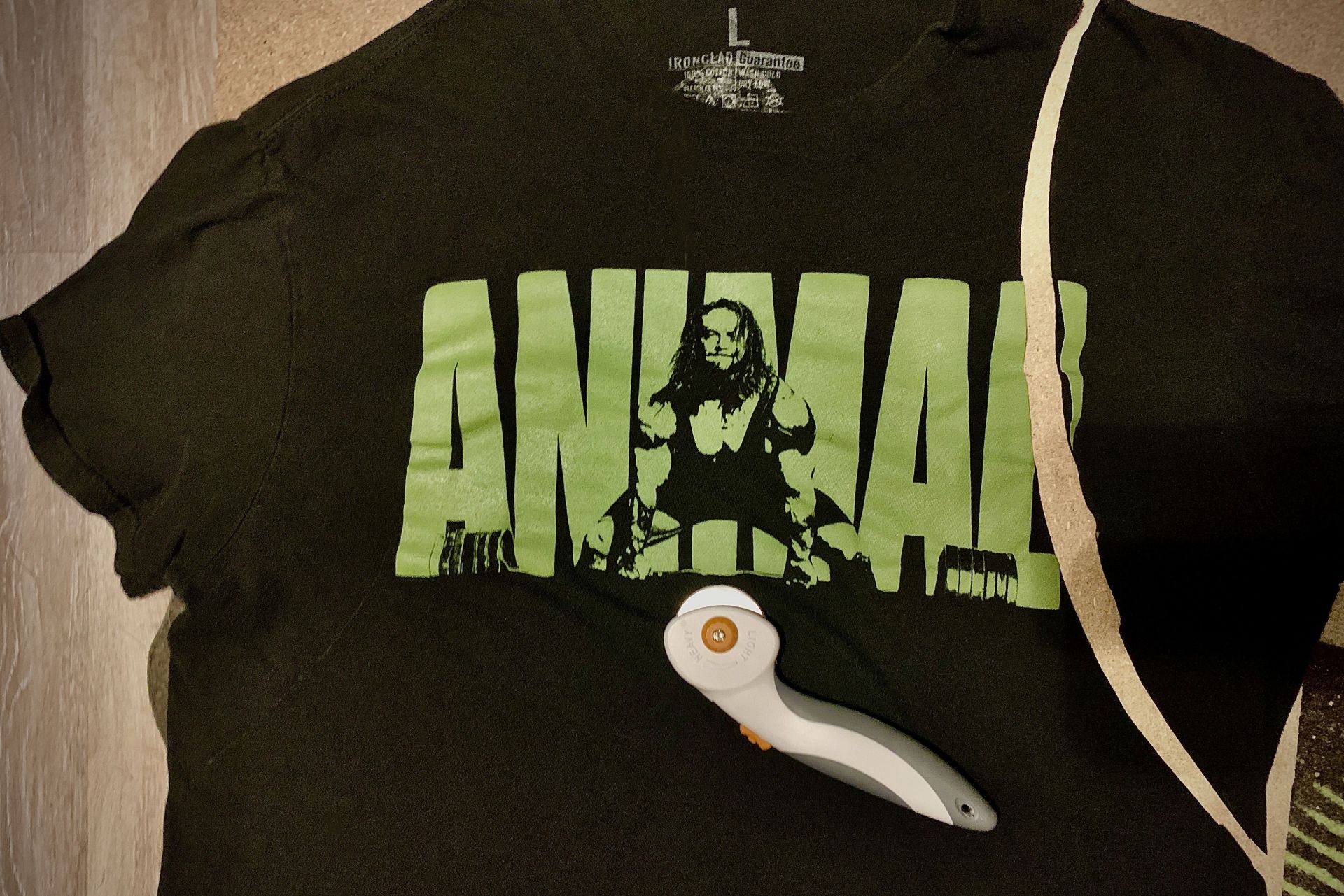 tshirt with one sleeve cut off