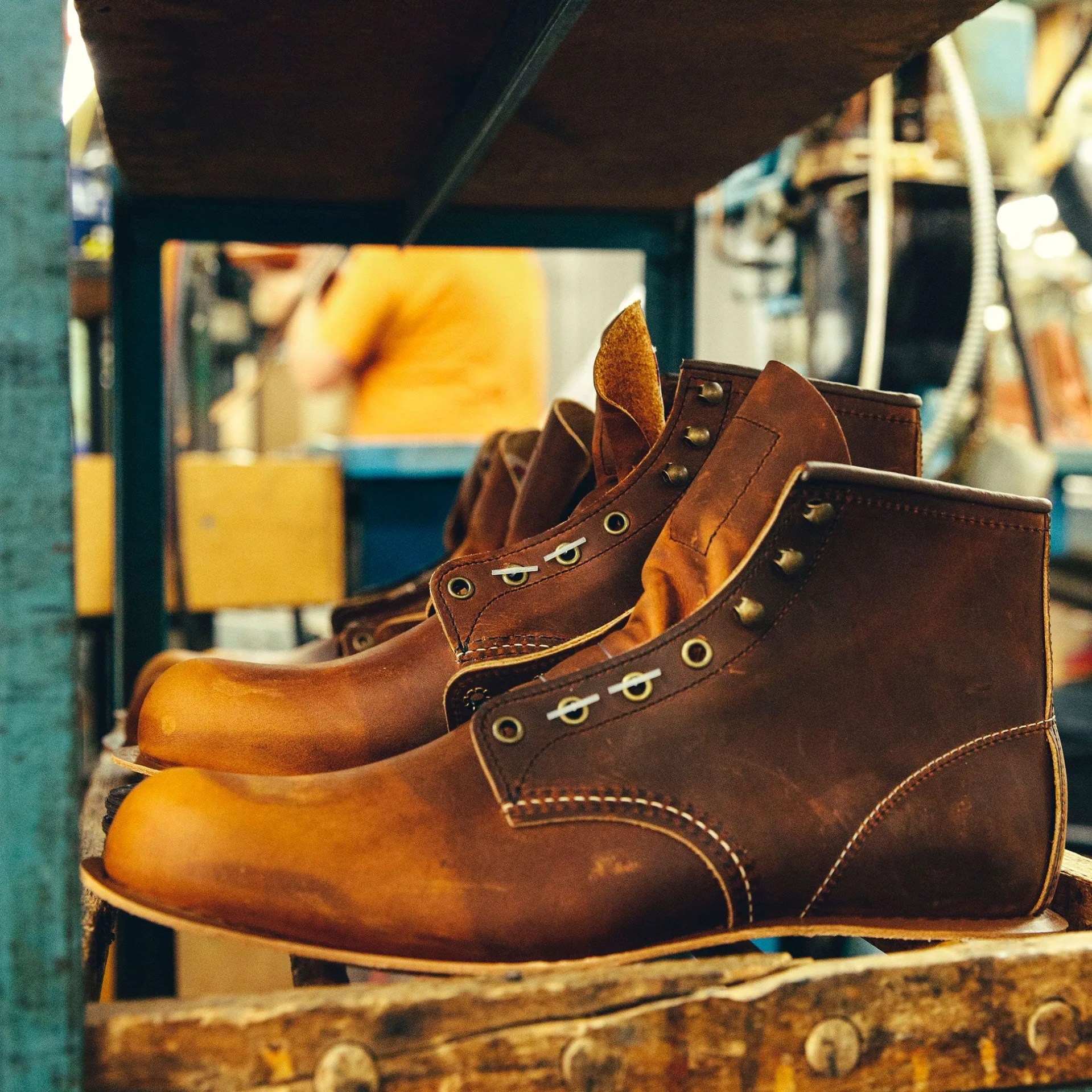 red-wing-factory-gear-patrol-slide-12