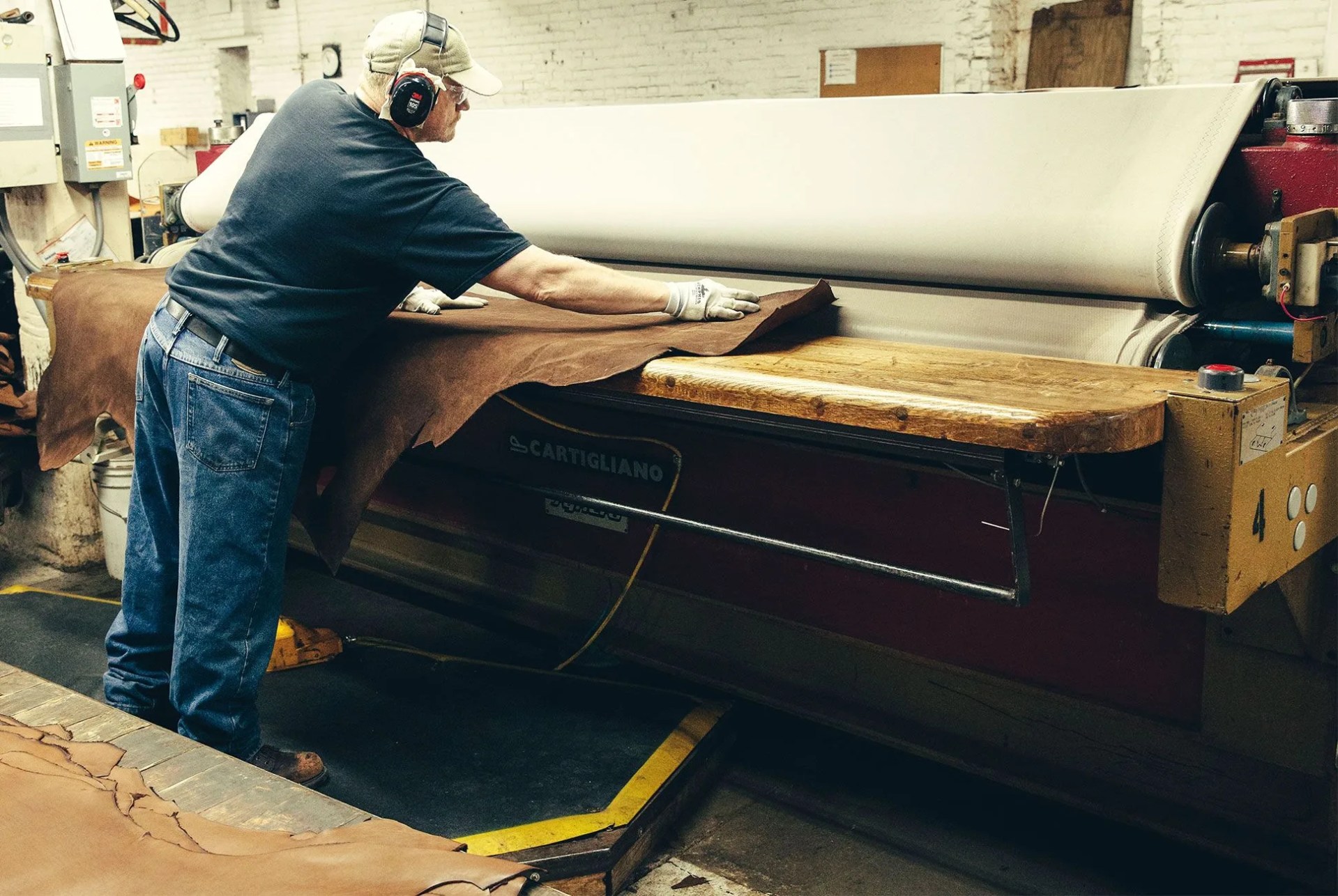 red-wing-factory-gear-patrol-slide-5