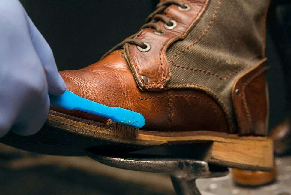 shoe shining