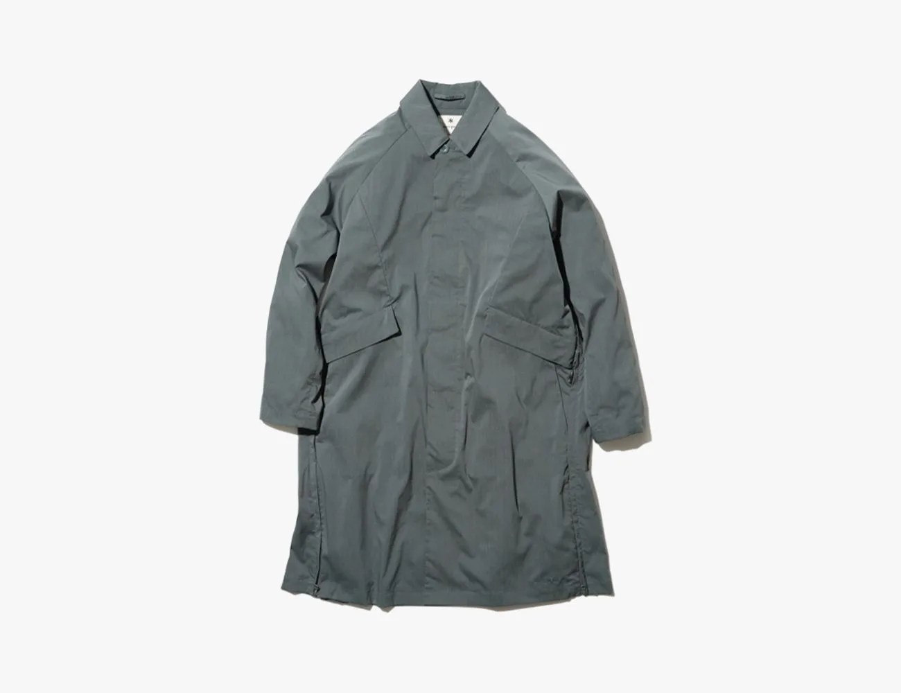 product image of grey stretch goat by snow peak
