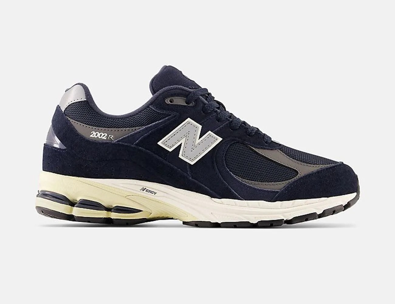 new balance 2002r