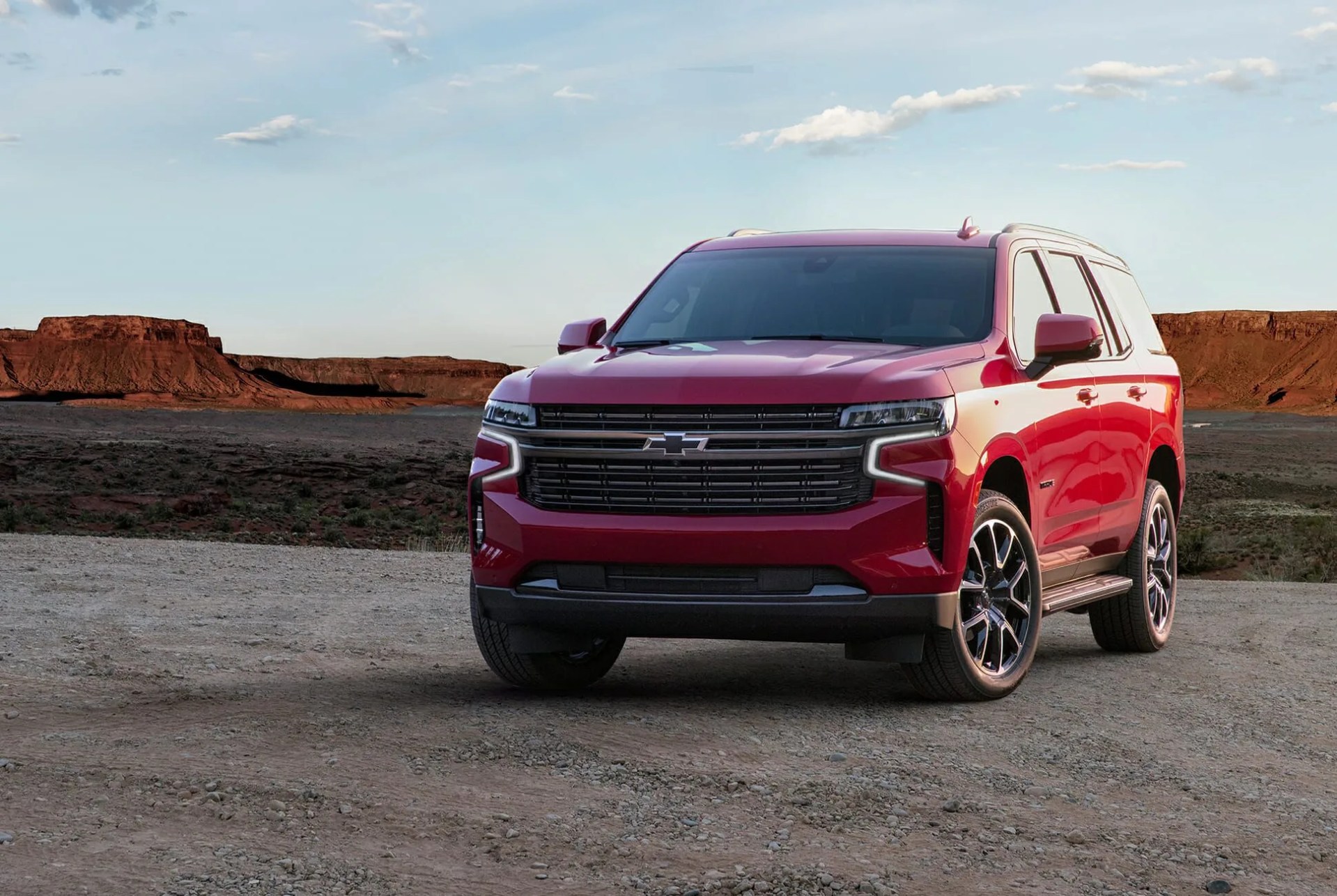 2021 suburban and tahoe gear patrol slide 03