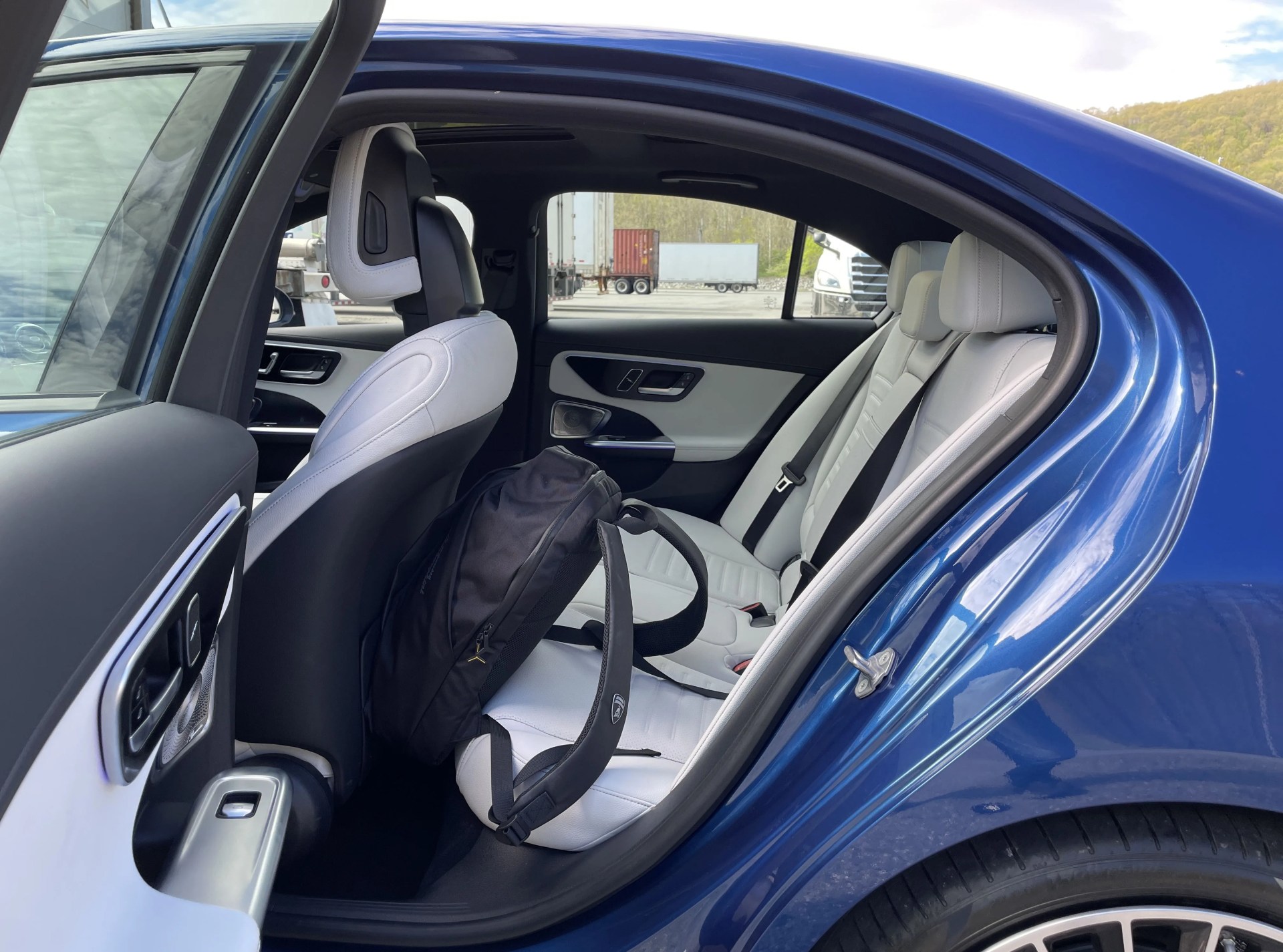 2023 mercedes benz c class c300 4matic in blue