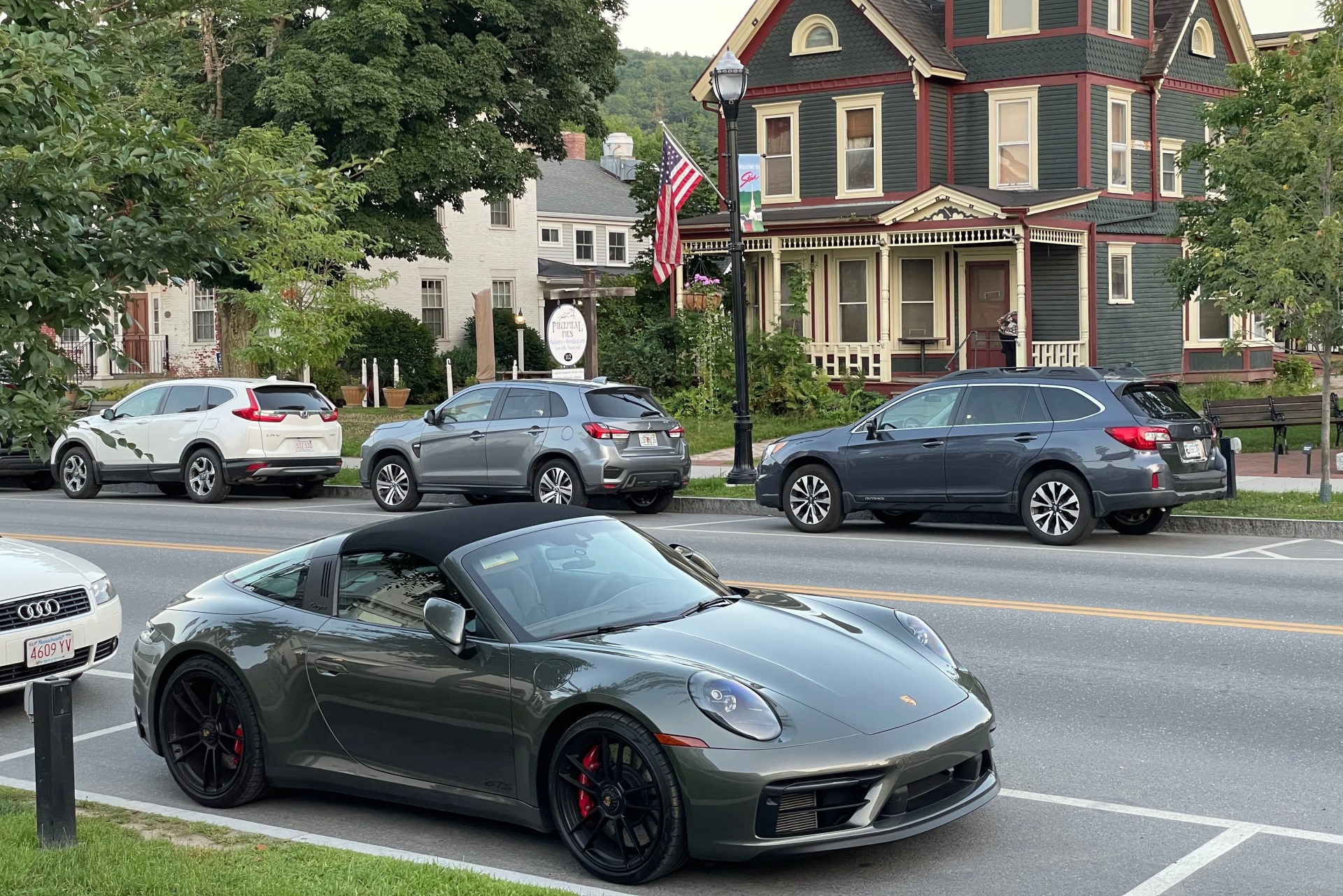 2022 porsche 911 targa 4 gts in green