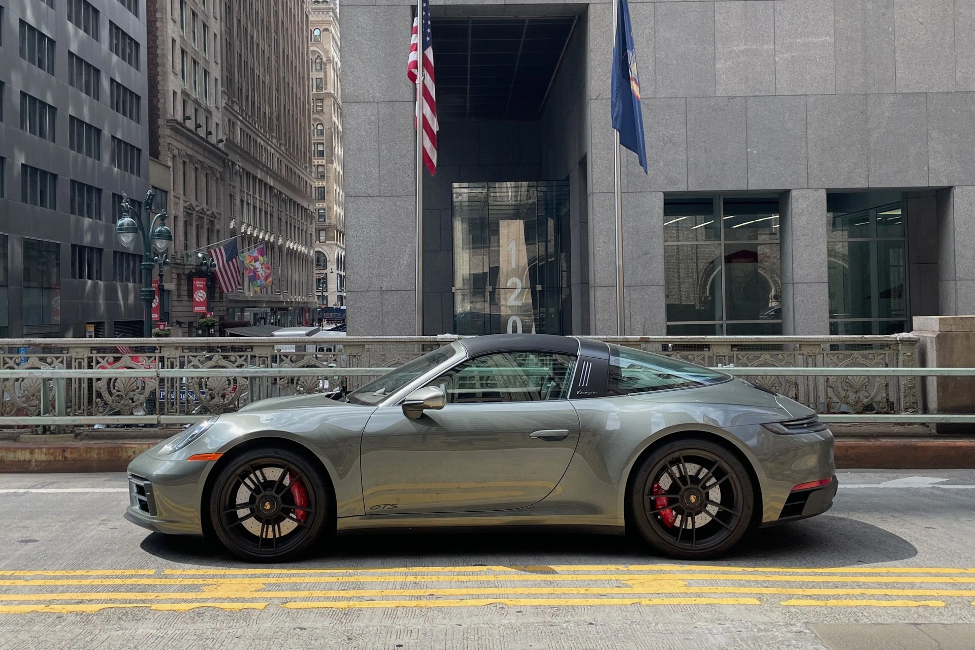 2022 porsche 911 targa 4 gts in green