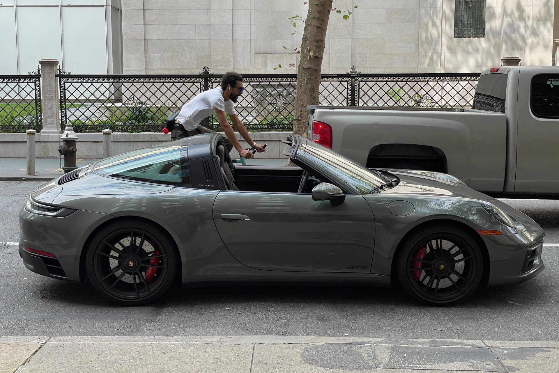 2022 porsche 911 targa 4 gts in green